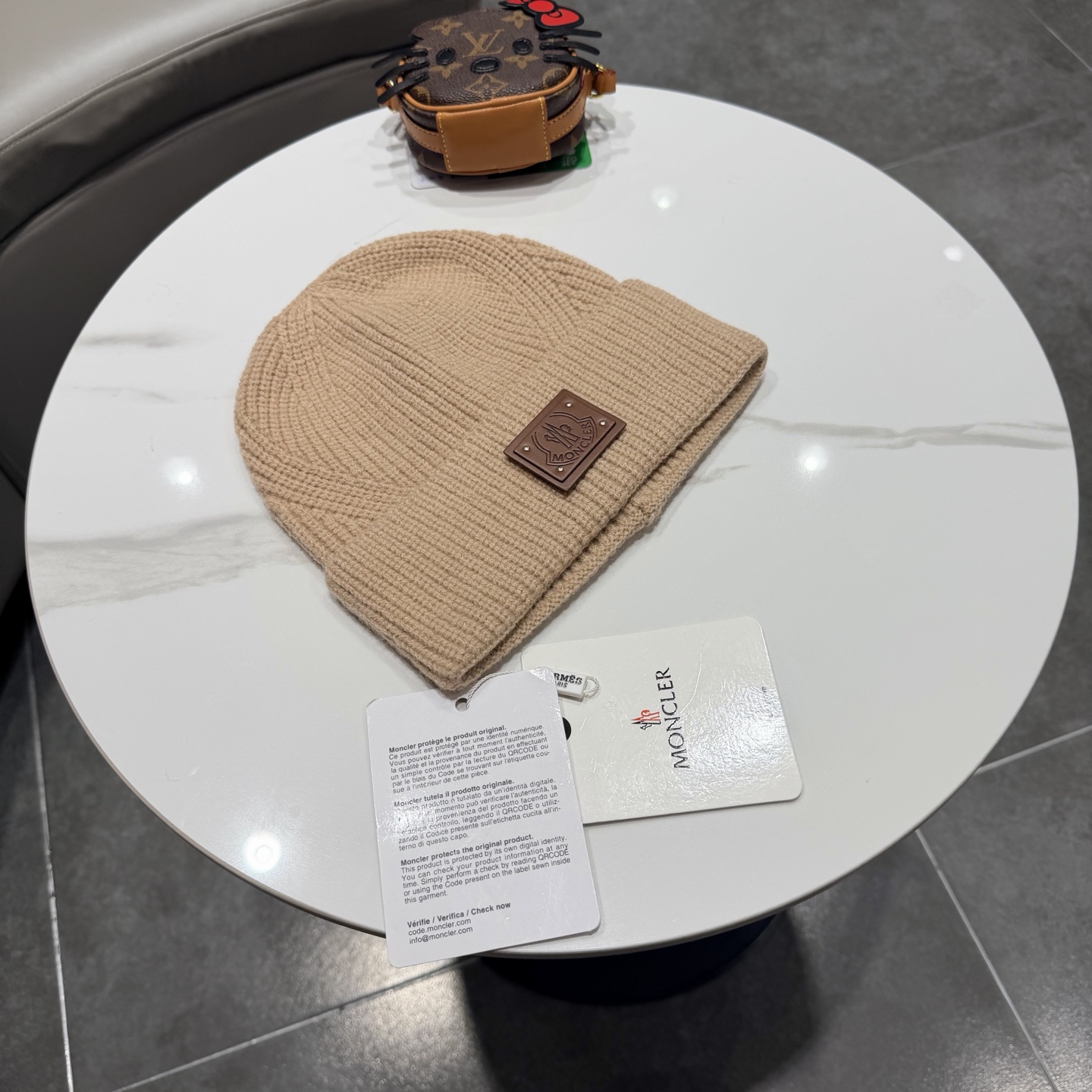 蒙口针织帽MONCLER毛线帽👍质量非常柔软舒服，保暖又时尚，简约大气，百搭款