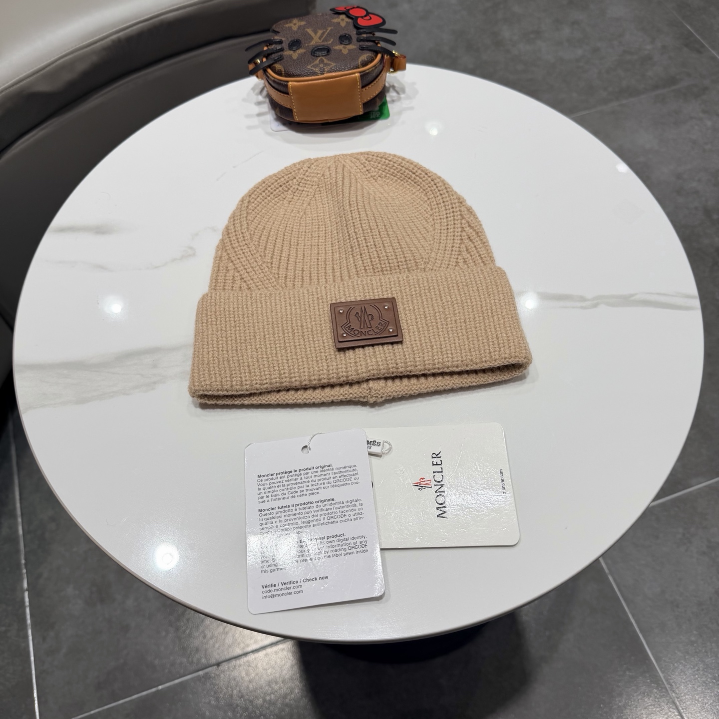 蒙口针织帽MONCLER毛线帽👍质量非常柔软舒服，保暖又时尚，简约大气，百搭款