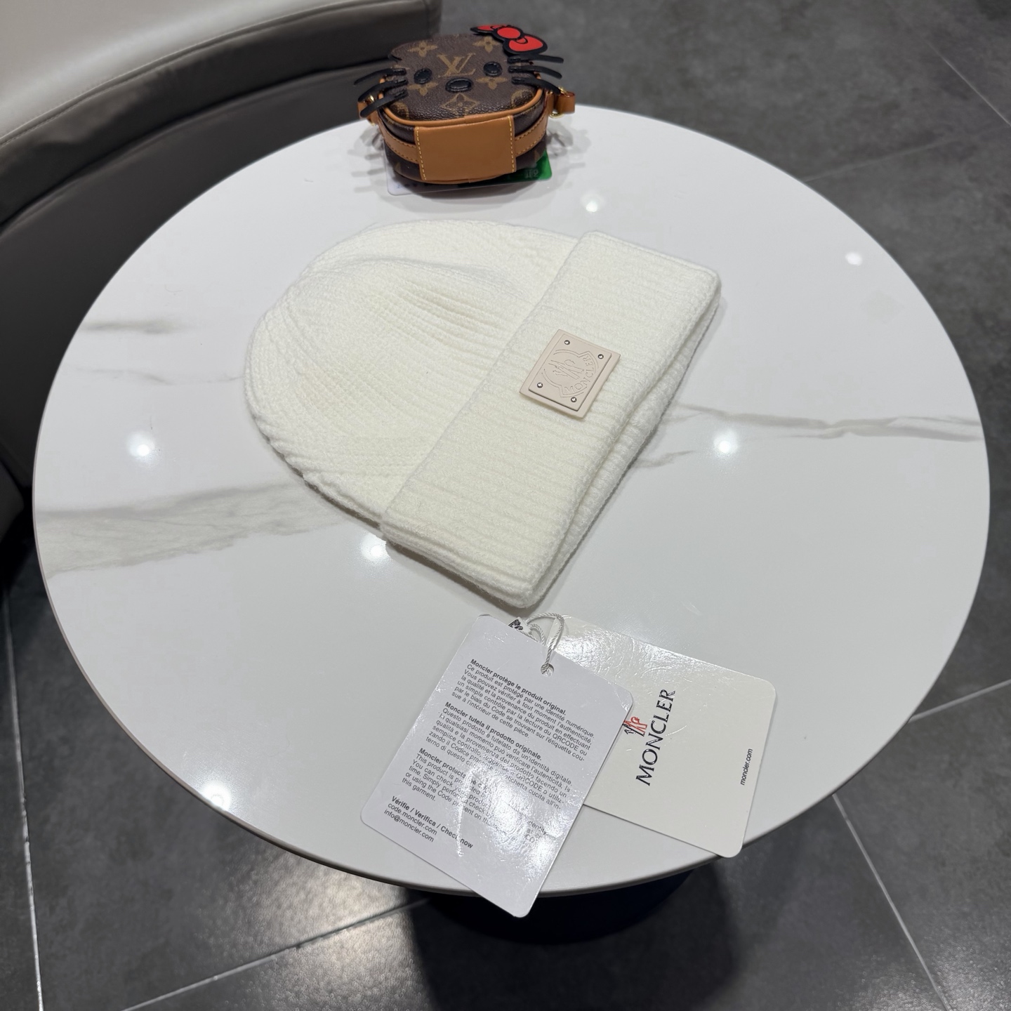 蒙口针织帽MONCLER毛线帽👍质量非常柔软舒服，保暖又时尚，简约大气，百搭款