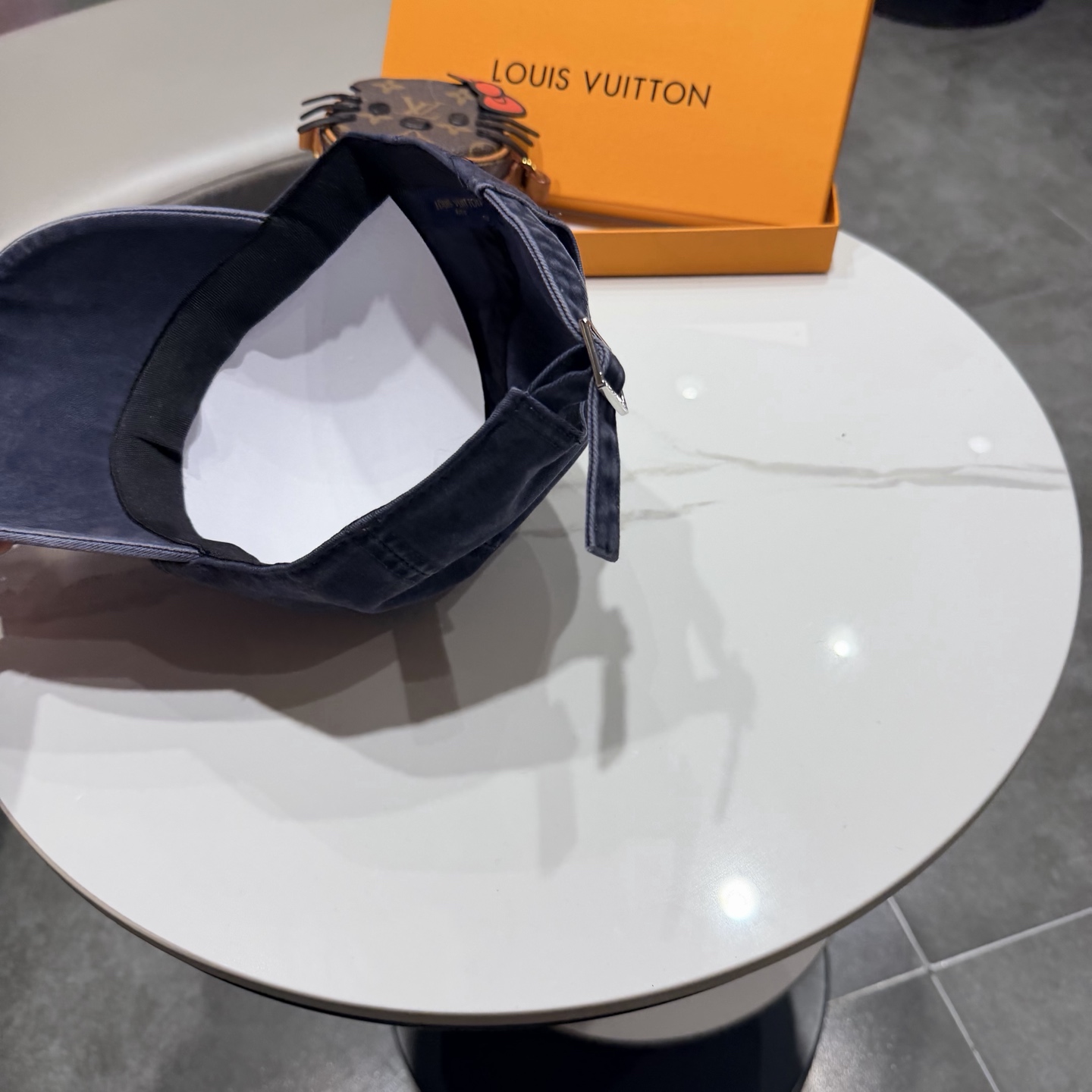 LV路易威登🧢 官网刺绣字母棒球帽，非常经典的经典，流行的复古美，四季可用，出门必备，非常显脸小