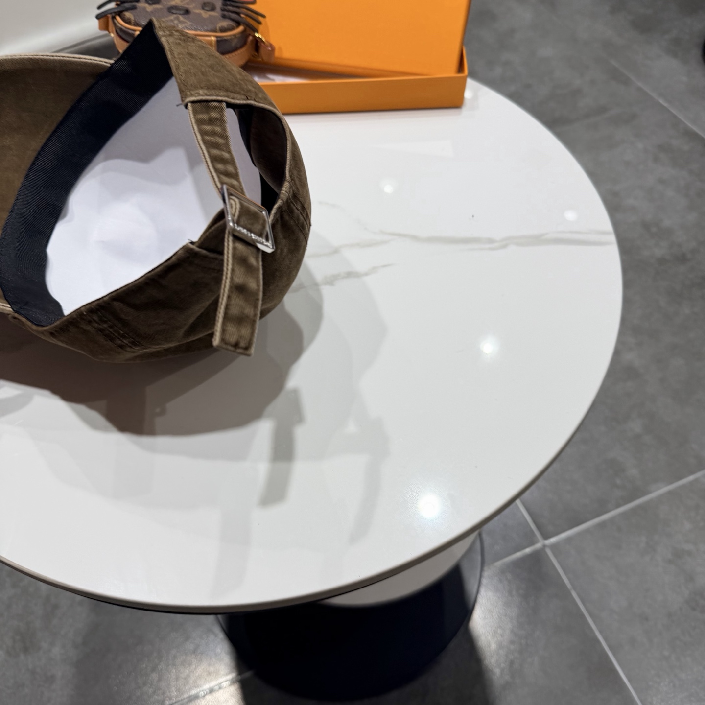 LV路易威登🧢 官网刺绣字母棒球帽，非常经典的经典，流行的复古美，四季可用，出门必备，非常显脸小