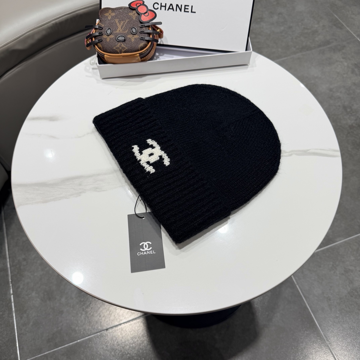 Chanel官网品质香奈儿秋冬网红时尚博主推荐款毛线帽，小红书爆款，手感超柔软舒适的针织线帽，弹性极佳！