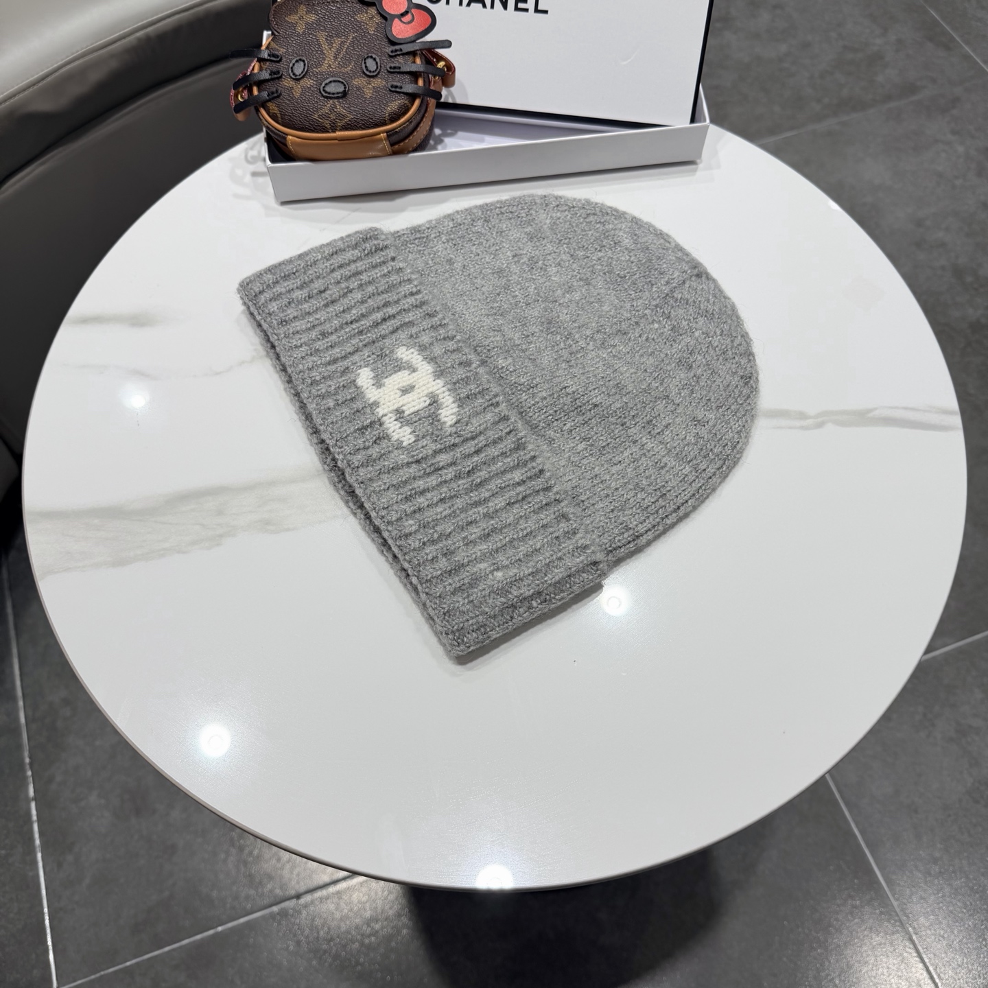 Chanel官网品质香奈儿秋冬网红时尚博主推荐款毛线帽，小红书爆款，手感超柔软舒适的针织线帽，弹性极佳！