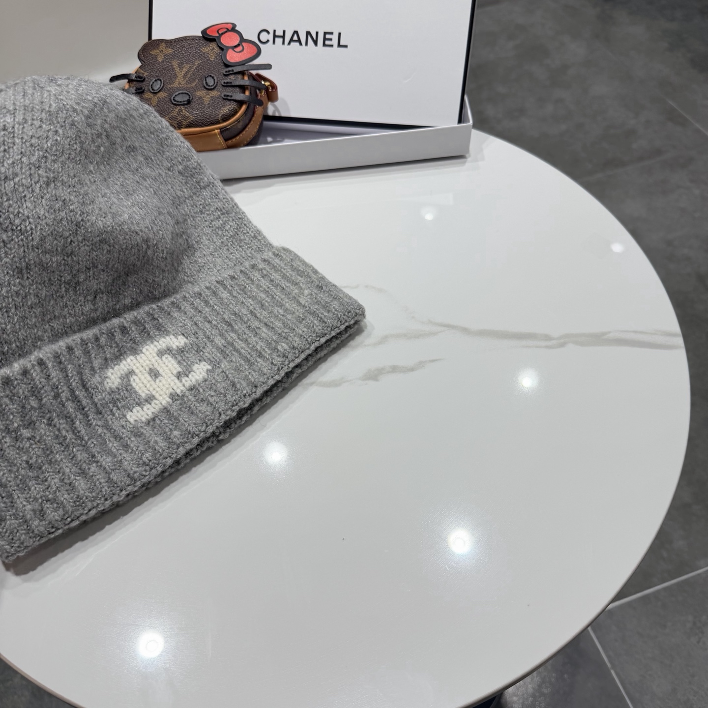 Chanel官网品质香奈儿秋冬网红时尚博主推荐款毛线帽，小红书爆款，手感超柔软舒适的针织线帽，弹性极佳！