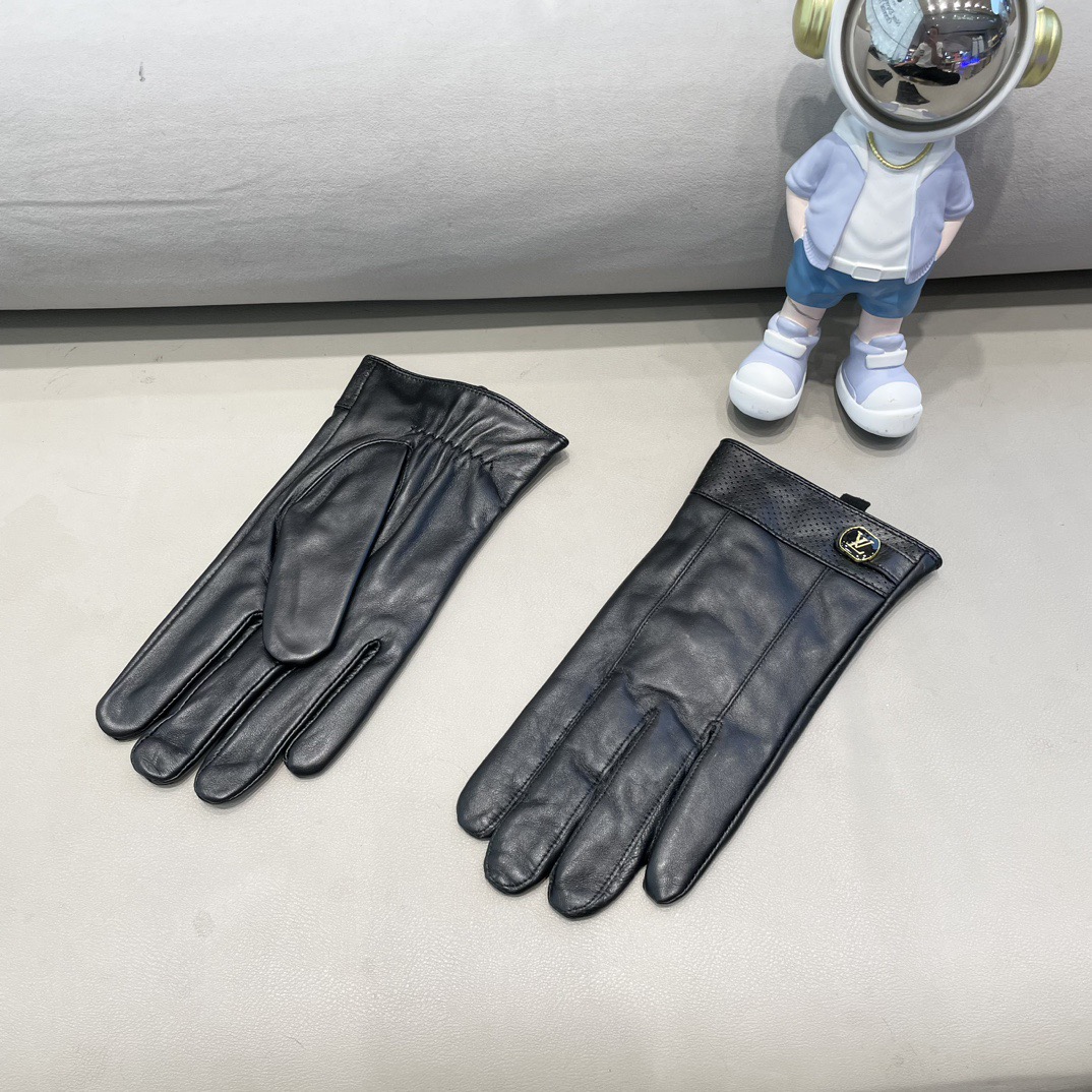 NO:618264,LV men's new sheepskin gloves, fashionable gloves, warm in autumn and winter with velvet lining, classic and simple, super comfortable, soft and versatile!  Size XL, XXL gloves, gloves, louis vuitton, sheepskin, gloves19860909Lv男款新品羊皮手套,时尚手套,秋冬保暖加绒内里,经典简洁上手超舒适柔软、百搭！码数XL,XXL手套,手套,louis vuitton,sheepskin,gloves,accessory