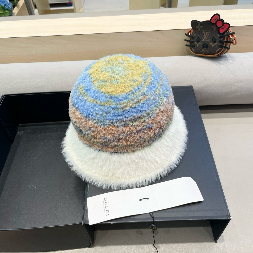 GUCCI古奇彩色渔夫帽秋冬新款女显脸小保暖针织毛线盆帽休闲毛绒水桶帽
