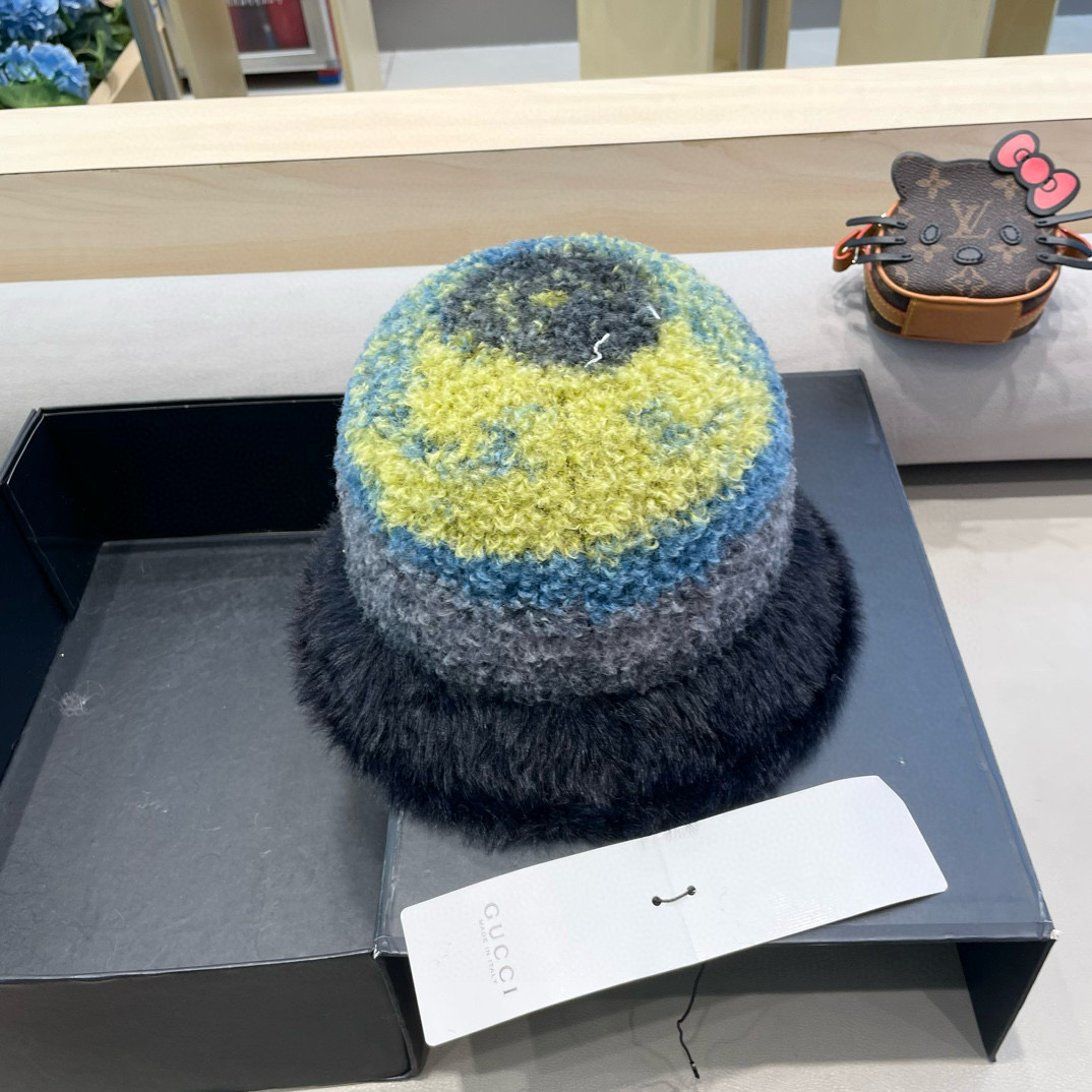 GUCCI古奇彩色渔夫帽秋冬新款女显脸小保暖针织毛线盆帽休闲毛绒水桶帽
