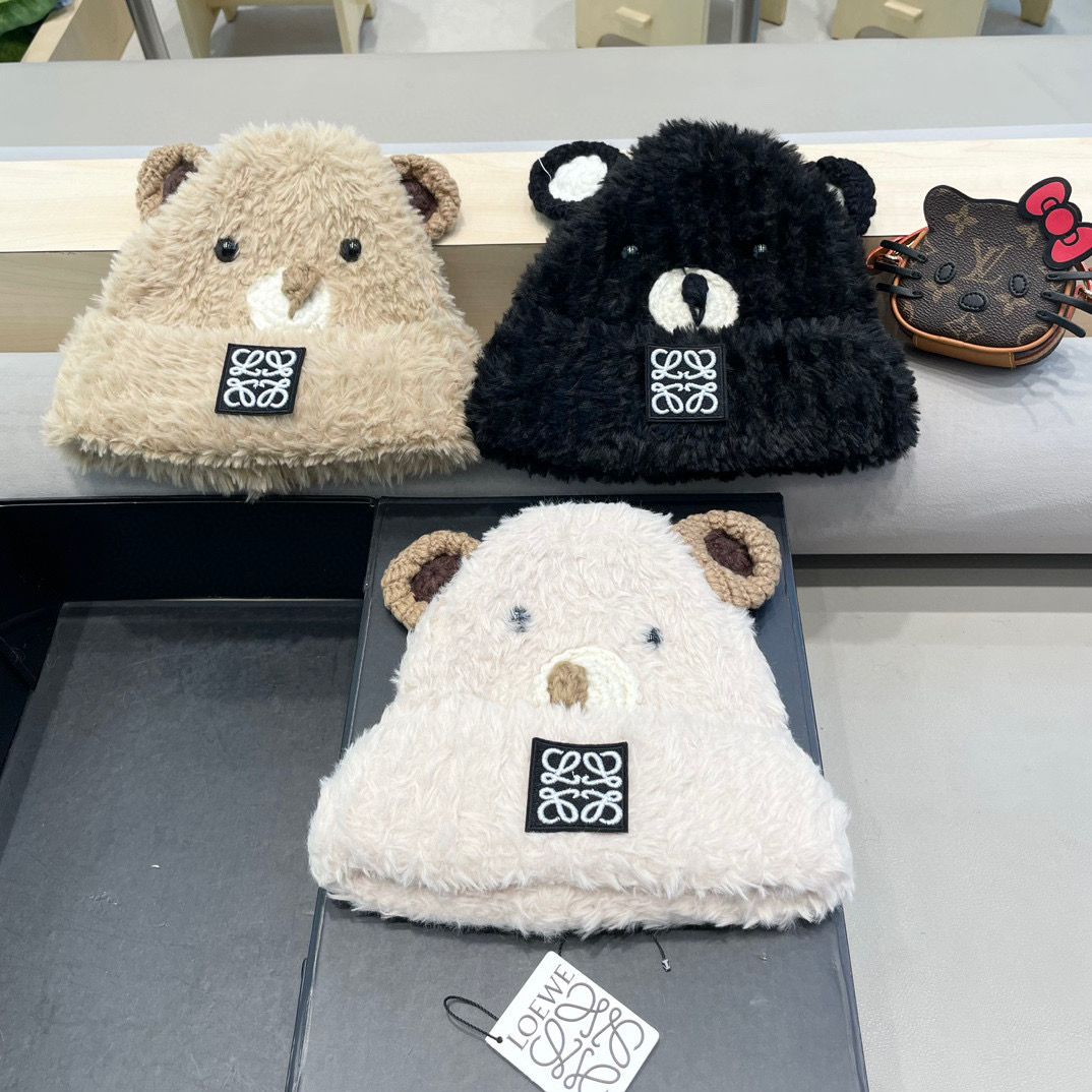 LOEWE 罗意威可爱小熊白色针织帽大头围保暖冬季百搭护耳毛线帽显脸小加厚防寒