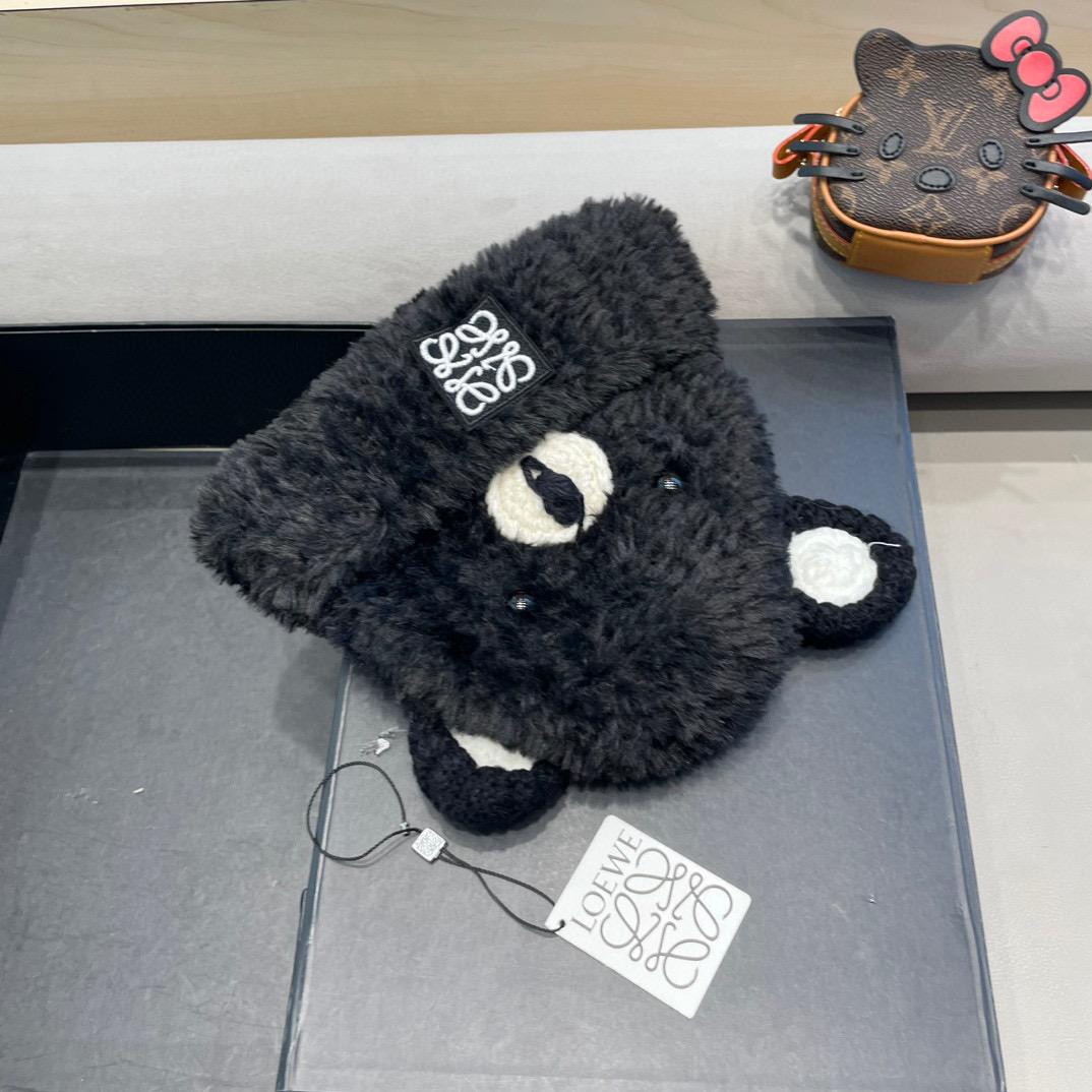 LOEWE 罗意威可爱小熊白色针织帽大头围保暖冬季百搭护耳毛线帽显脸小加厚防寒