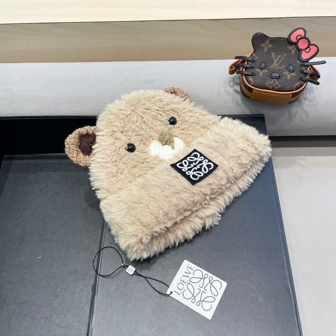 LOEWE 罗意威可爱小熊白色针织帽大头围保暖冬季百搭护耳毛线帽显脸小加厚防寒