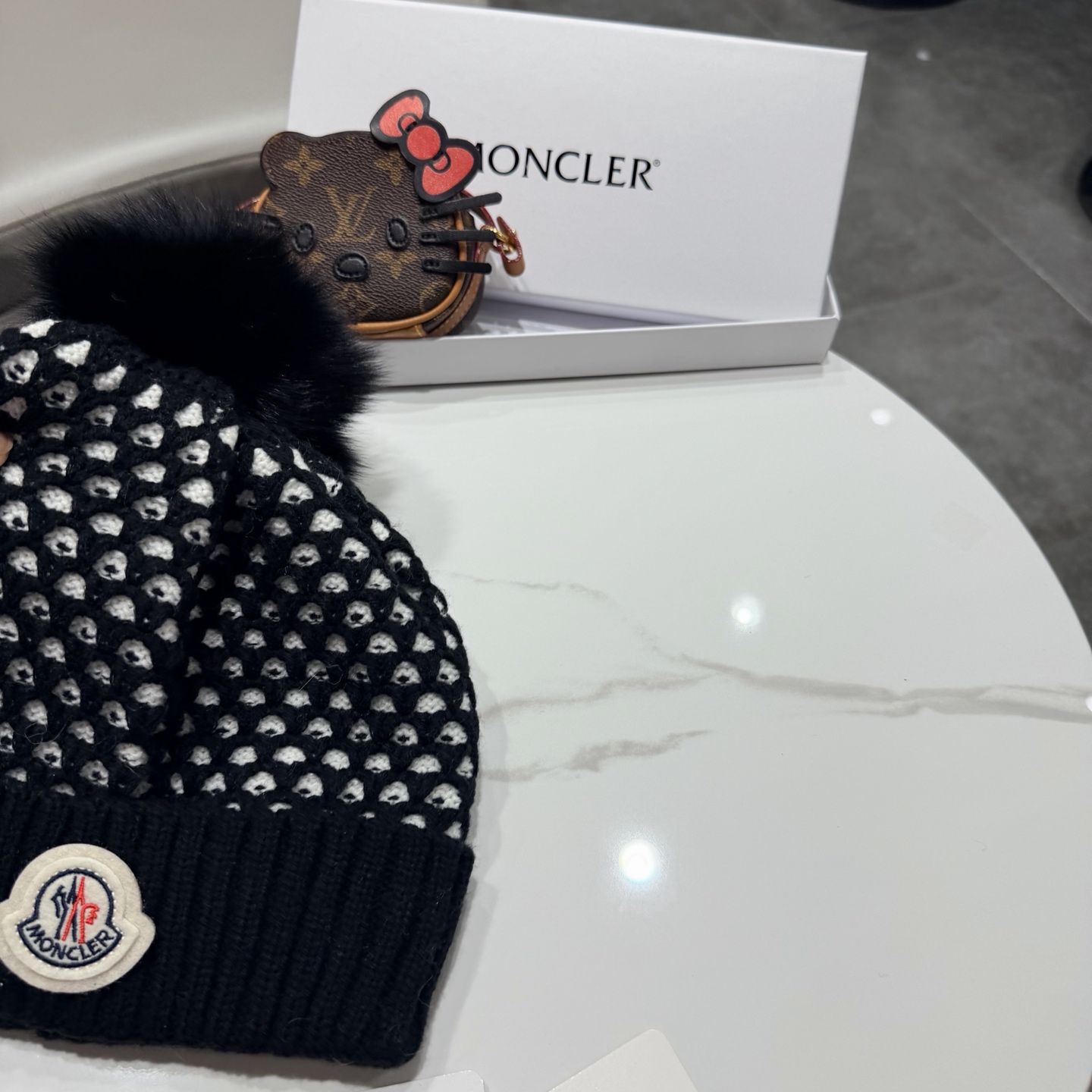 蒙口Moncler👒经典原单蒙口针织羊毛帽，采用精选羊毛面料，‼️手感超柔软，弹性极佳，搭配狐狸毛球高档又减龄，市场品质