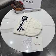 高版本!!!蒙口MONCLER高品质针织兔羊毛毛线帽 超经典不过时的一款秋冬冷帽🥶 懂货的小姐姐必入款,帽型质量市场都有 高版本!!!蒙口MONCLER高品质针织兔羊毛毛线帽 超经典不过时的一款秋冬冷帽🥶 懂货的小姐姐必入款,帽型质量市场都有