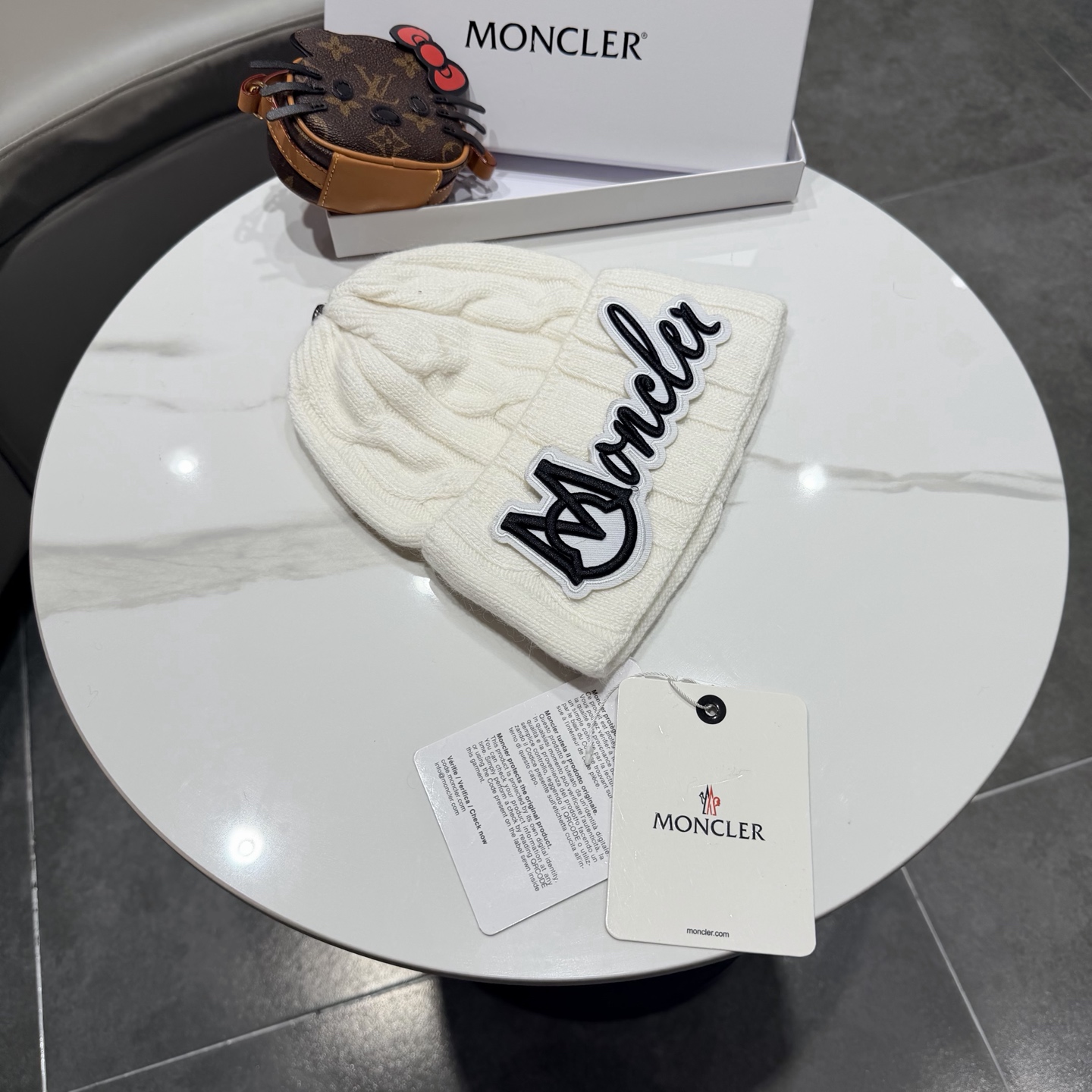 高版本!!!蒙口MONCLER高品质针织兔羊毛毛线帽 超经典不过时的一款秋冬冷帽🥶 懂货的小姐姐必入款,帽型质量市场都有 高版本!!!蒙口MONCLER高品质针织兔羊毛毛线帽 超经典不过时的一款秋冬冷帽🥶 懂货的小姐姐必入款,帽型质量市场都有