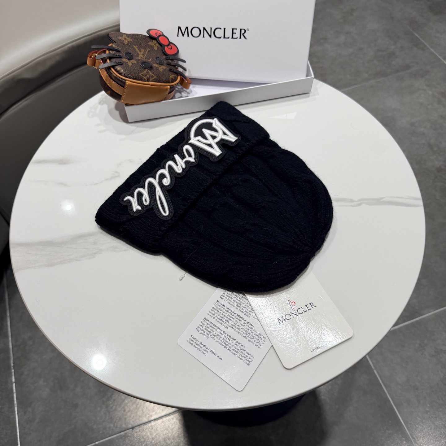高版本！！！蒙口MONCLER高品质针织兔羊毛毛线帽 超经典不过时的一款秋冬冷帽🥶 懂货的小姐姐必入款，帽型质量市场都有