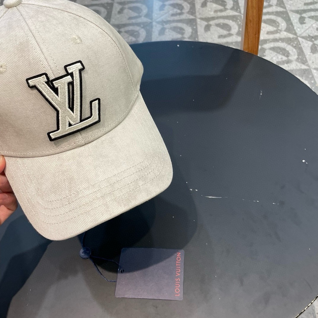 路易威登棒球帽LouisVuitton👒😍新款LV棒球帽，重工打造♥完美刺绣，高端大气，百搭款🤗男女通用