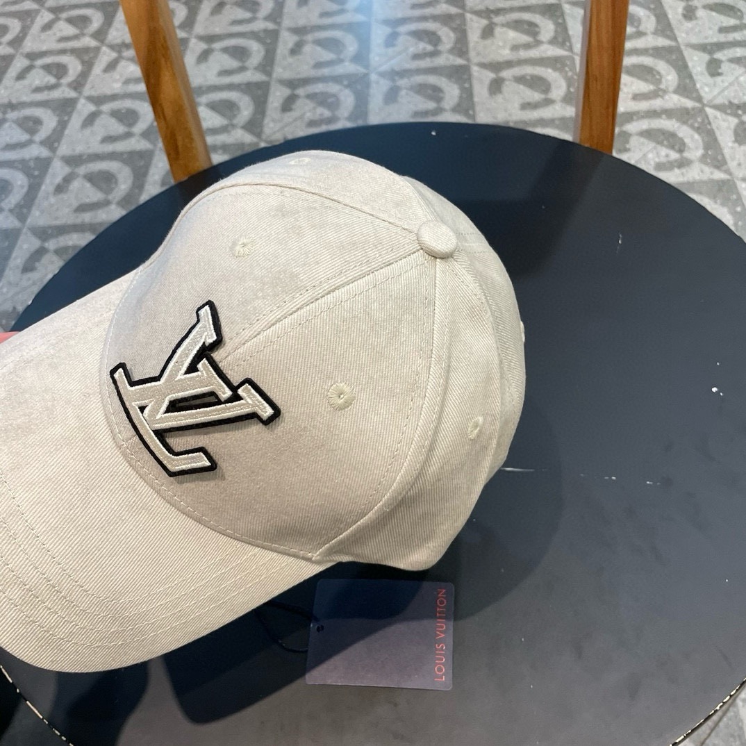 路易威登棒球帽LouisVuitton👒😍新款LV棒球帽，重工打造♥完美刺绣，高端大气，百搭款🤗男女通用