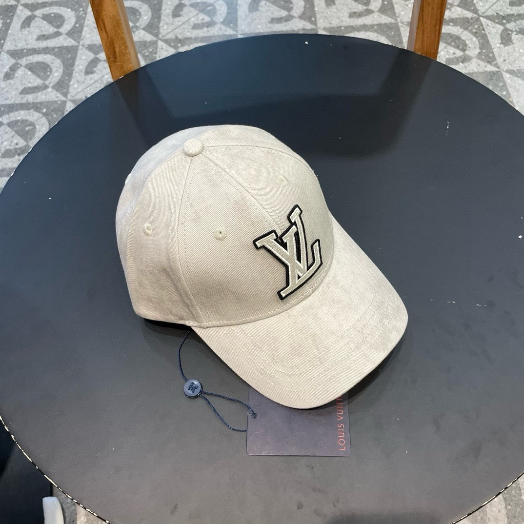 路易威登棒球帽LouisVuitton👒😍新款LV棒球帽，重工打造♥完美刺绣，高端大气，百搭款🤗男女通用