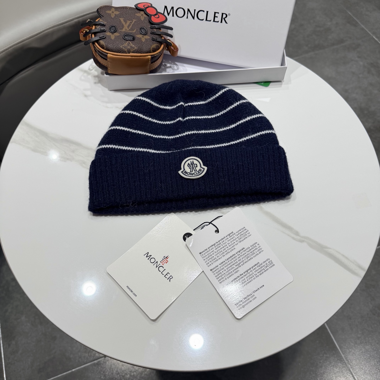 NO:617718,Mouth classic retro striped colorful woolen hat fur ball warm ear protection pullover hat autumn and winter fashion casual all-match trendy hat fisherman hat baseball cap knitted hat, hat, Moncler, espadrilles, hats19860909蒙口经典复古条纹彩色毛线帽毛球保暖护耳套头帽秋冬季时尚休闲百搭潮帽子渔夫帽棒球帽针织帽,帽子,Moncler,espadrilles,hats,hat