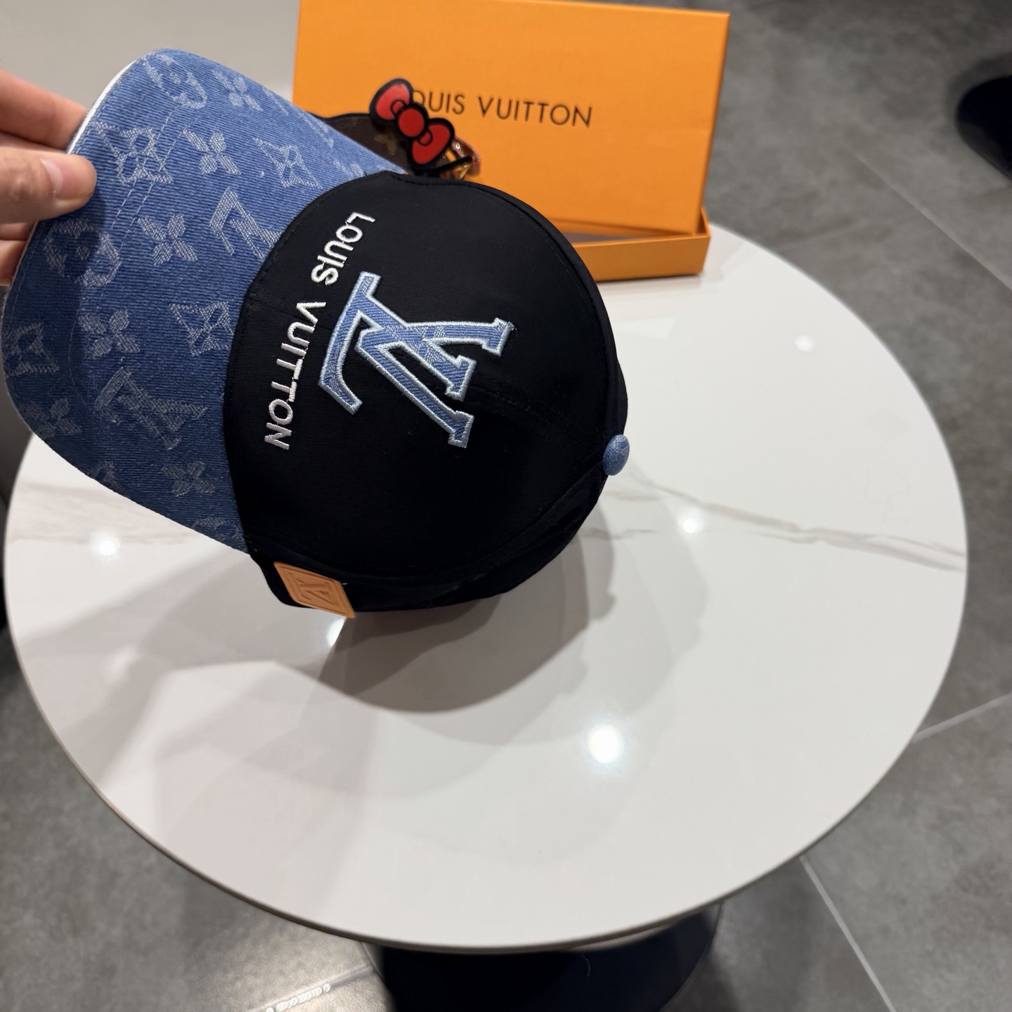 路易威登棒球帽LouisVuitton👒😍新款LV棒球帽，重工打造♥完美刺绣，高端大气，百搭款🤗男女通用