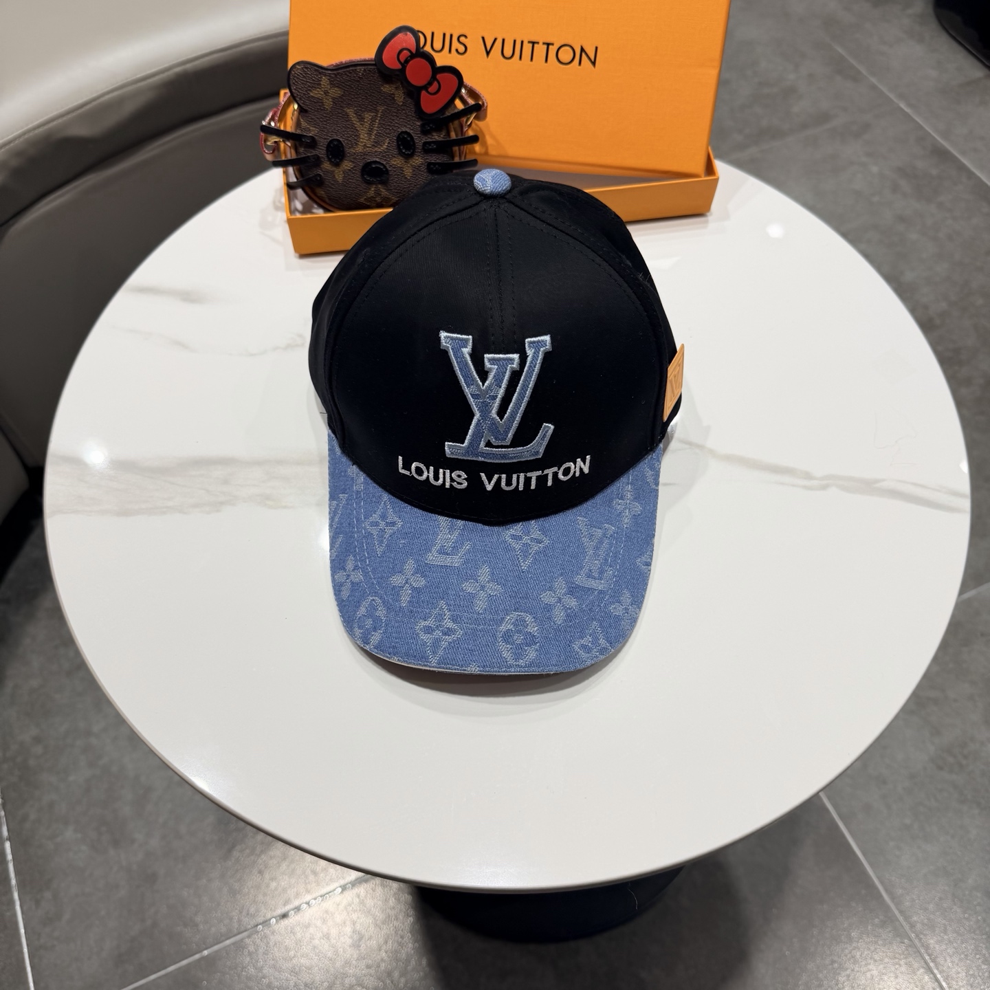 路易威登棒球帽LouisVuitton👒😍新款LV棒球帽，重工打造♥完美刺绣，高端大气，百搭款🤗男女通用