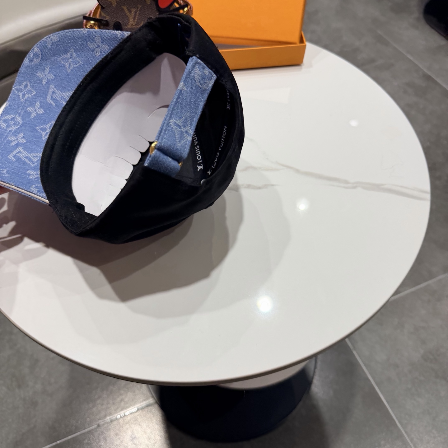 路易威登棒球帽LouisVuitton👒😍新款LV棒球帽，重工打造♥完美刺绣，高端大气，百搭款🤗男女通用