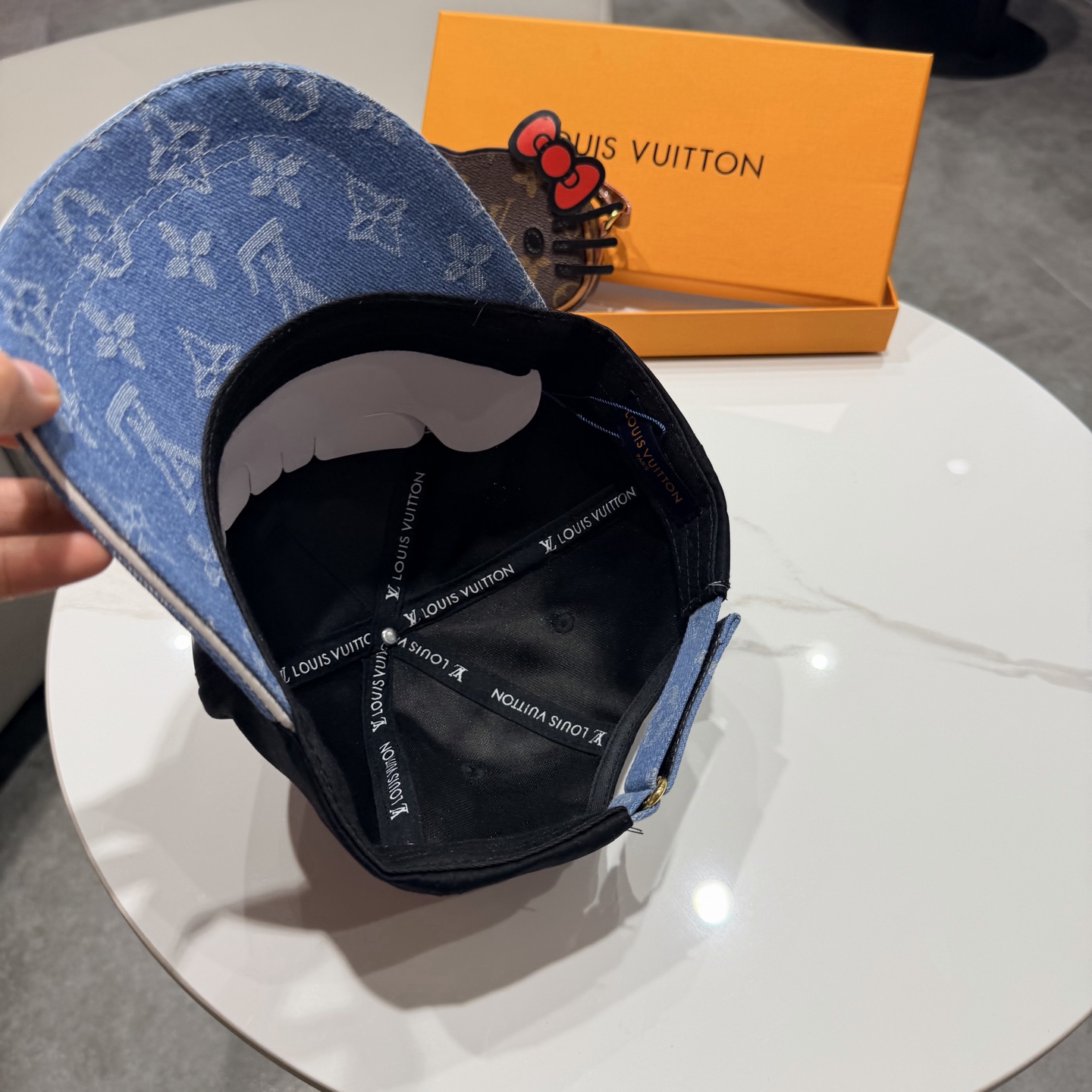 路易威登棒球帽LouisVuitton👒😍新款LV棒球帽，重工打造♥完美刺绣，高端大气，百搭款🤗男女通用