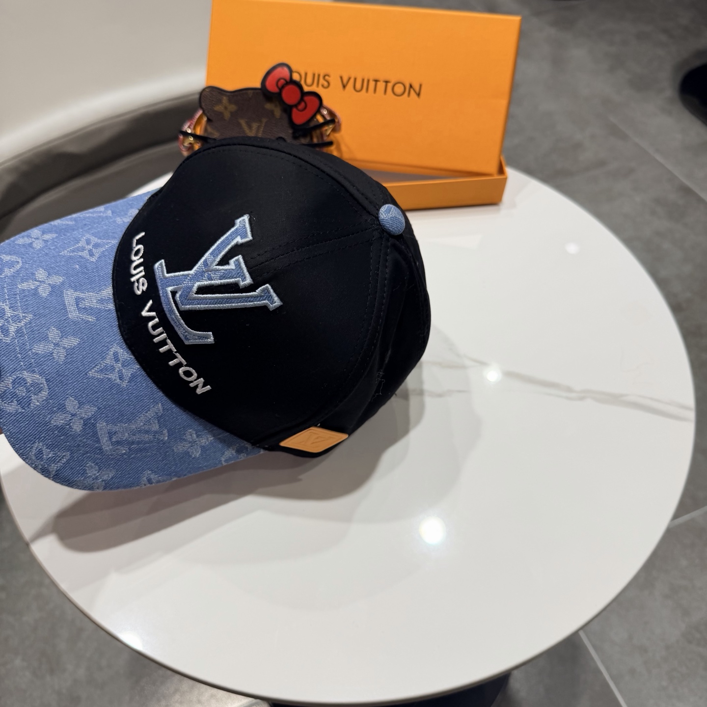 路易威登棒球帽LouisVuitton👒😍新款LV棒球帽，重工打造♥完美刺绣，高端大气，百搭款🤗男女通用