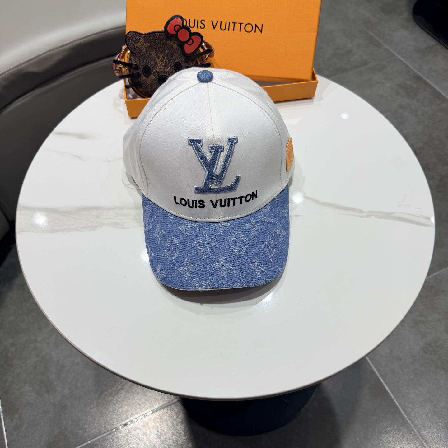 路易威登棒球帽LouisVuitton👒😍新款LV棒球帽，重工打造♥完美刺绣，高端大气，百搭款🤗男女通用