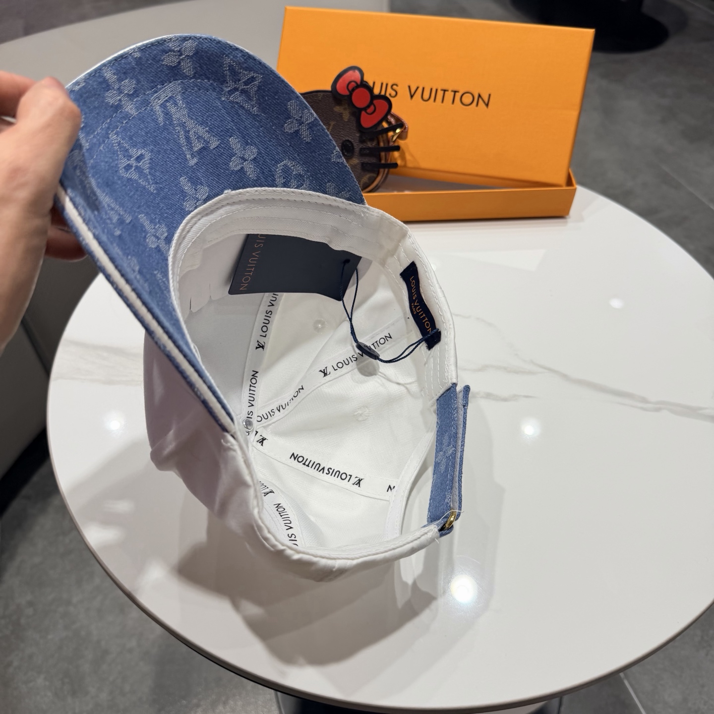 路易威登棒球帽LouisVuitton👒😍新款LV棒球帽，重工打造♥完美刺绣，高端大气，百搭款🤗男女通用