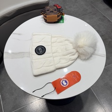 上新ꫛꫀꪝ ❥——加拿大鹅。CANADA GOOSE 新羊毛针织帽,官网原单复刻.非常柔软亲肤,弹性很好!有质感又非常百 上新ꫛꫀꪝ ❥——加拿大鹅。CANADA GOOSE 新羊毛针织帽,官网原单复刻.非常柔软亲肤,弹性很好!有质感又非常百