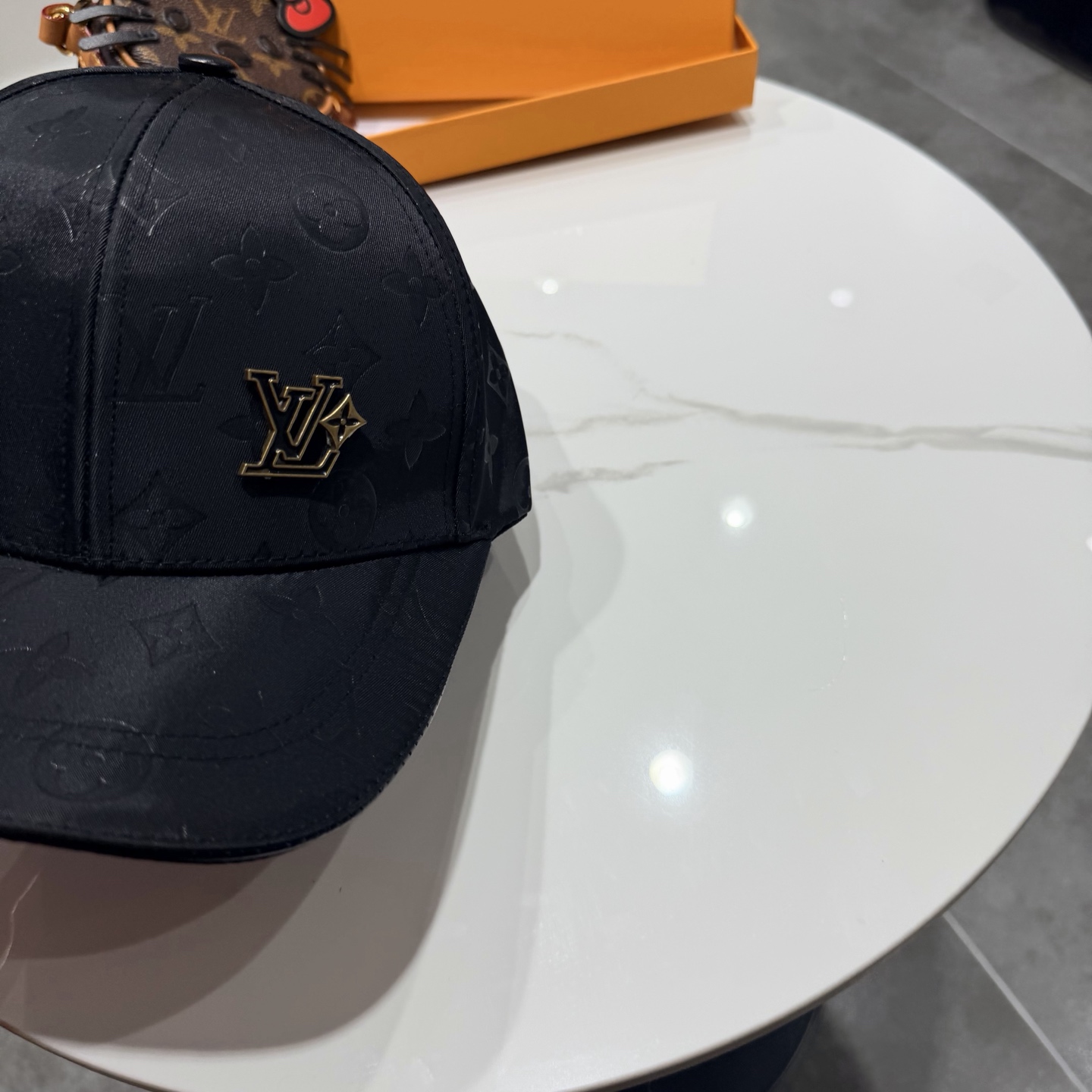🧢路易威登棒球帽 LouisVuitton😍新款LV棒球帽，重工打造♥️高端大气，百搭款🤗男女通用！