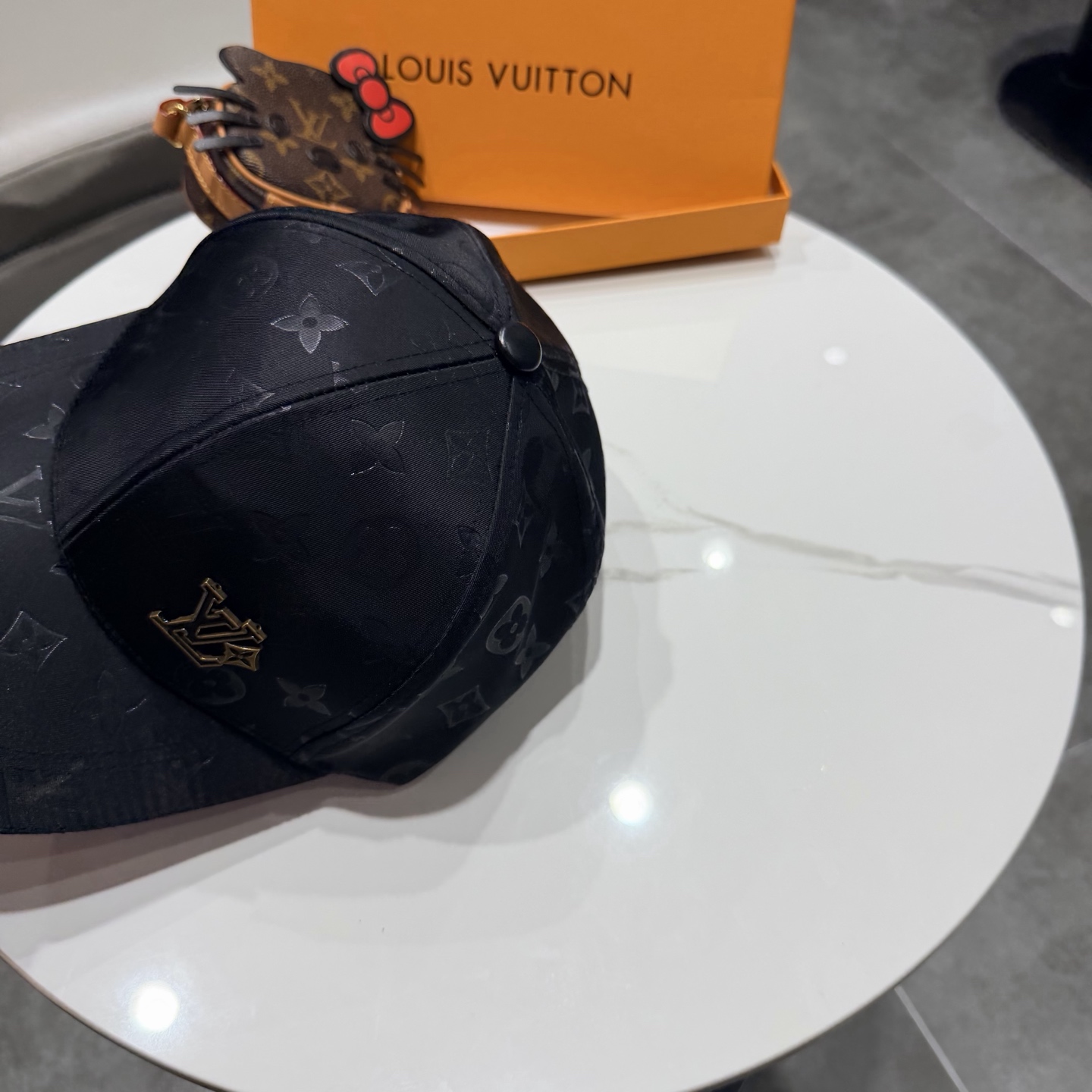 🧢路易威登棒球帽 LouisVuitton😍新款LV棒球帽，重工打造♥️高端大气，百搭款🤗男女通用！