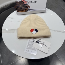 Moncler 蒙口套装秋冬款针织毛线帽这款必定是极简主义的最爱 干净,利索,时尚百搭,绝对不挑脸型! 属于时尚经典的万 Moncler 蒙口套装秋冬款针织毛线帽这款必定是极简主义的最爱 干净,利索,时尚百搭,绝对不挑脸型! 属于时尚经典的万