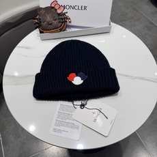 Moncler 蒙口套装秋冬款针织毛线帽这款必定是极简主义的最爱 干净,利索,时尚百搭,绝对不挑脸型! 属于时尚经典的万 Moncler 蒙口套装秋冬款针织毛线帽这款必定是极简主义的最爱 干净,利索,时尚百搭,绝对不挑脸型! 属于时尚经典的万