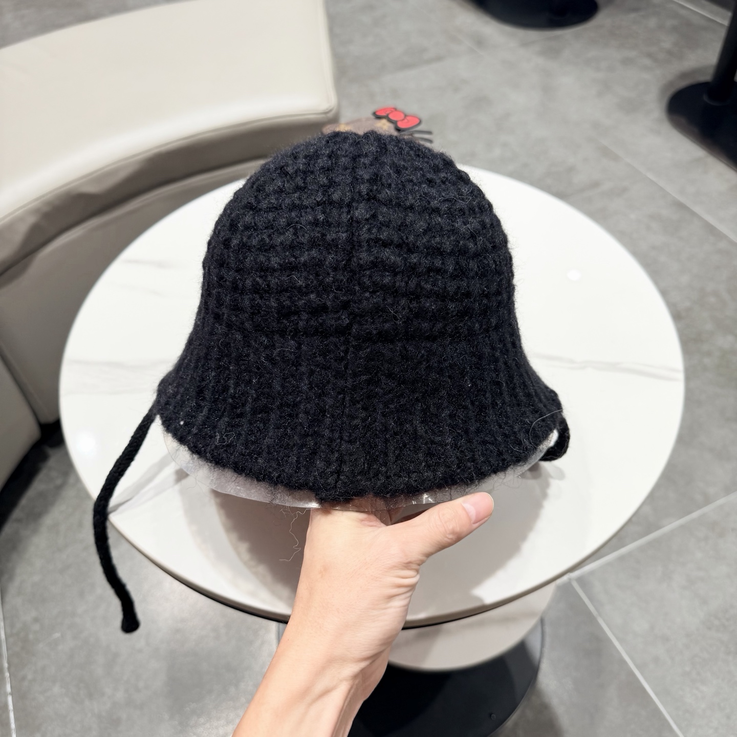 罗意威大头围针织渔夫帽子女新款冬骑车保暖防风绳水桶毛线帽显脸小