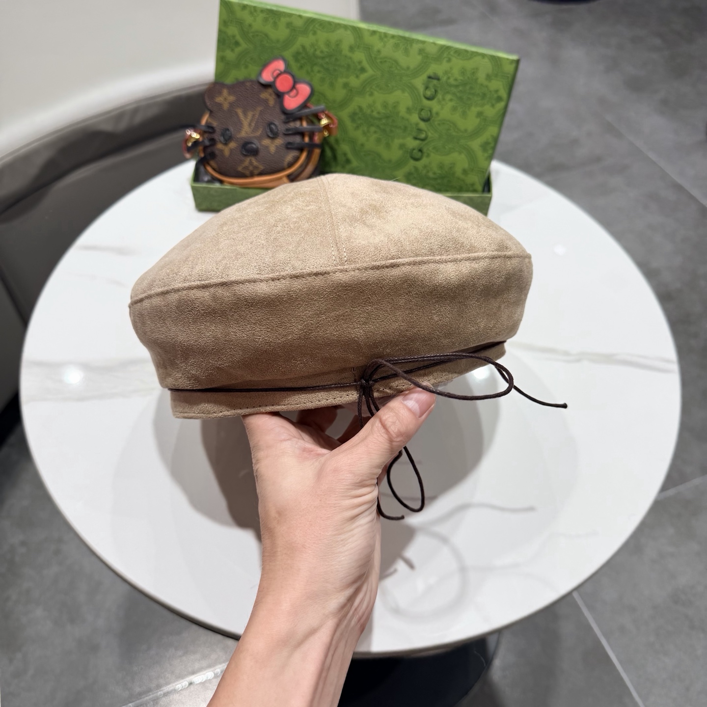 gucci古奇秋冬新款麂皮绒贝雷帽女波嬉风复古时尚显脸小报童帽画家帽男