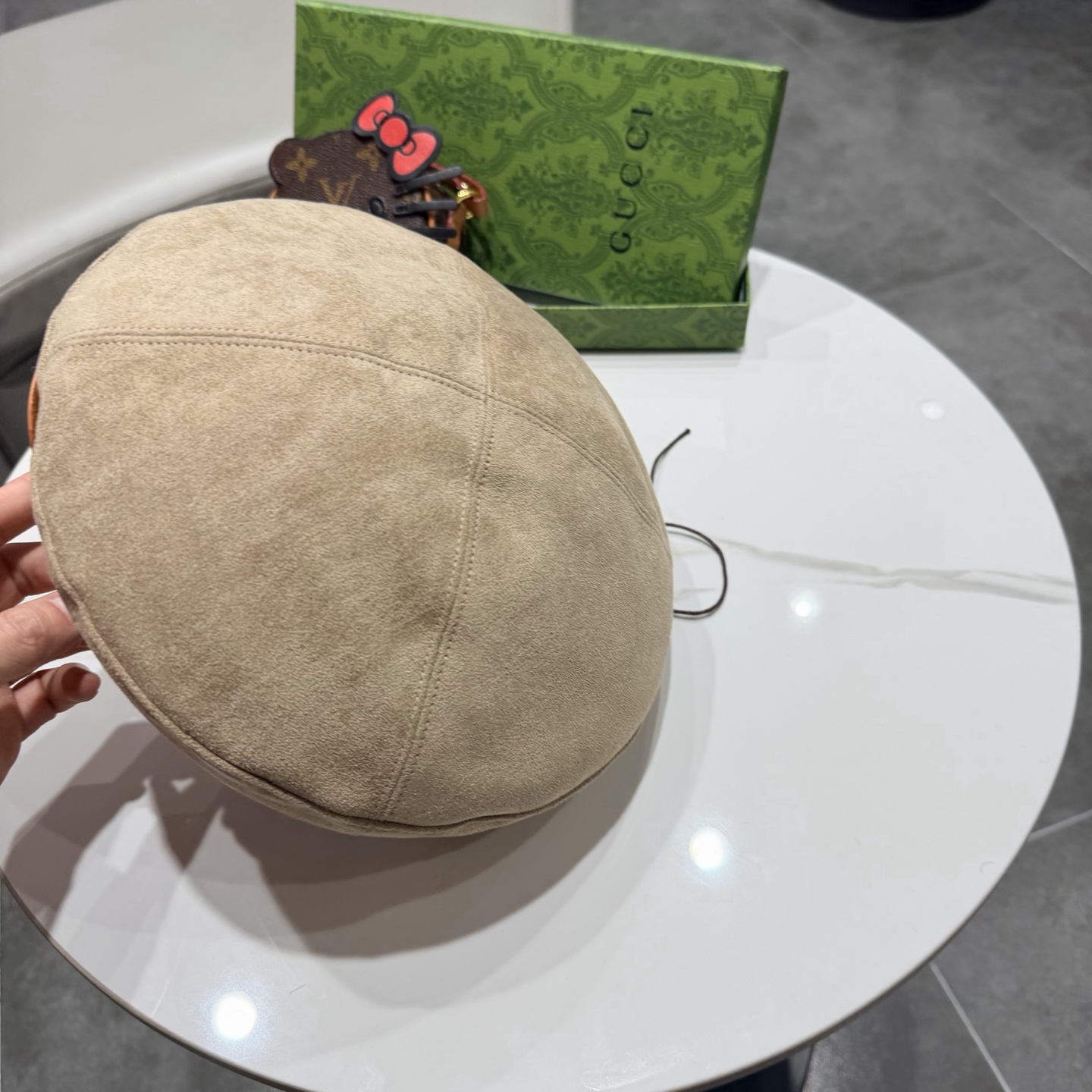 gucci古奇秋冬新款麂皮绒贝雷帽女波嬉风复古时尚显脸小报童帽画家帽男