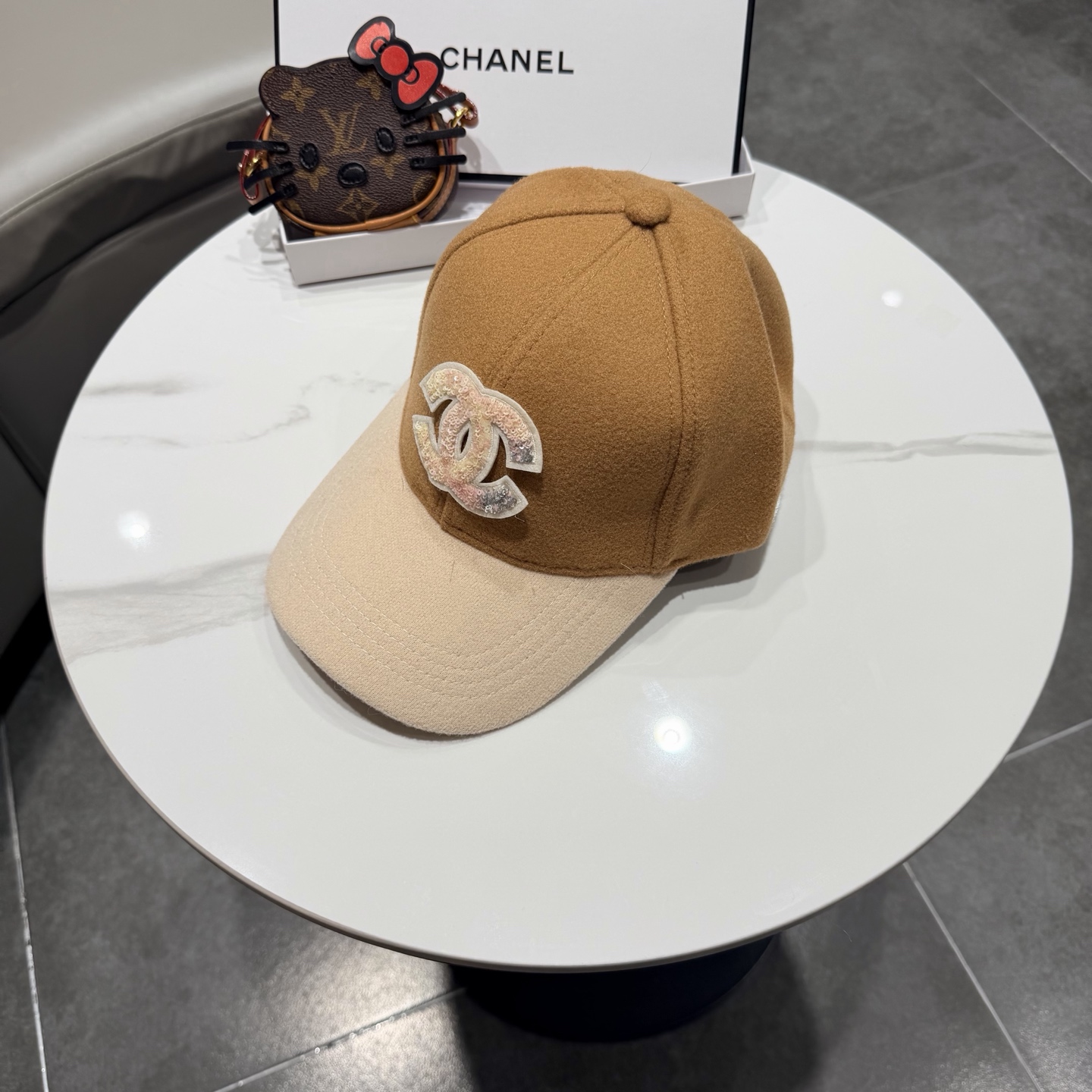 CHANEL香奈儿 拼色新款简约logo棒球帽，新款出货，大牌款超好搭配，赶紧入手！