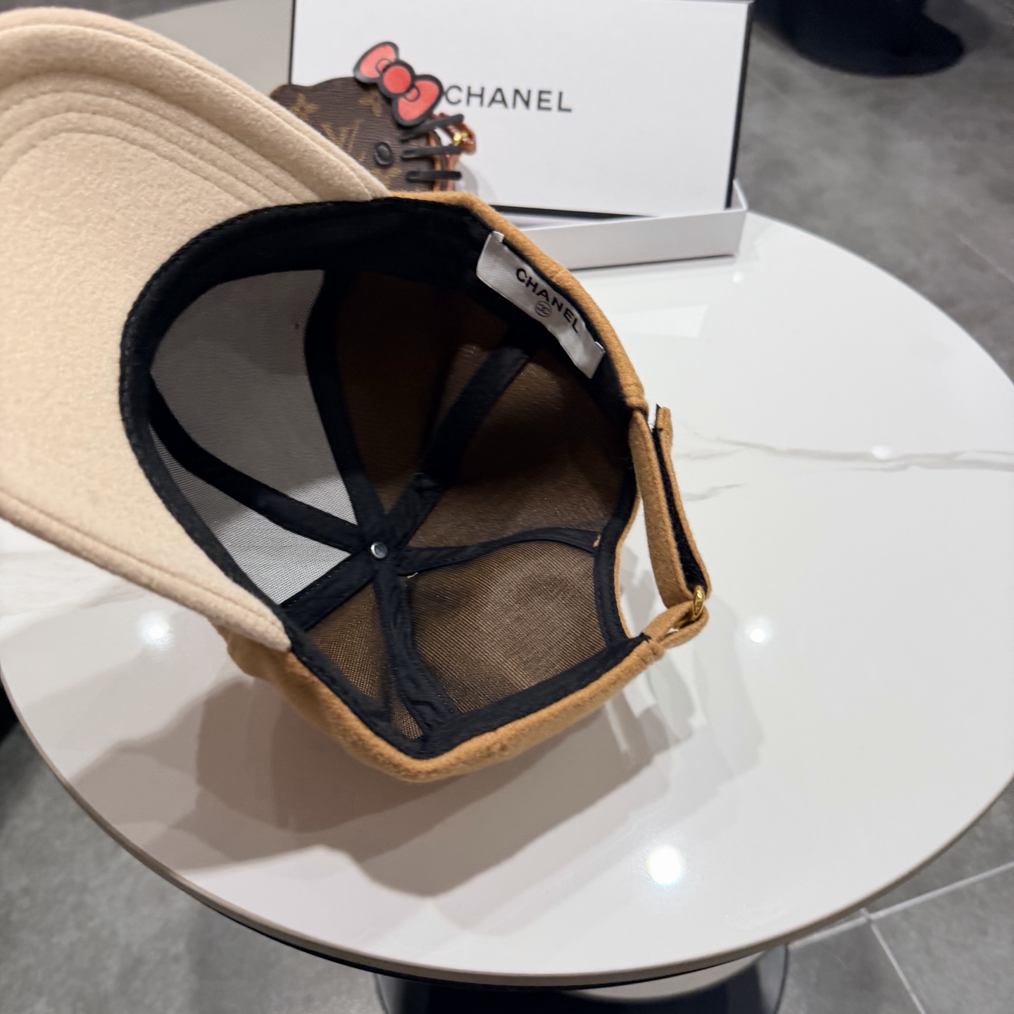 CHANEL香奈儿 拼色新款简约logo棒球帽，新款出货，大牌款超好搭配，赶紧入手！