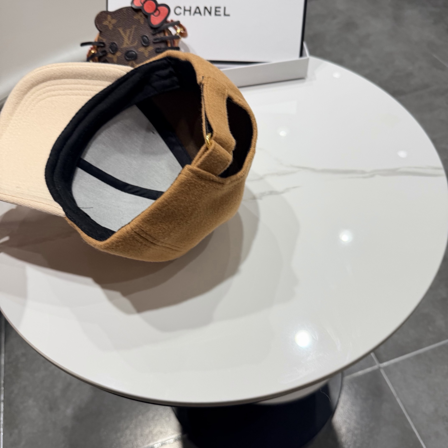 CHANEL香奈儿 拼色新款简约logo棒球帽，新款出货，大牌款超好搭配，赶紧入手！