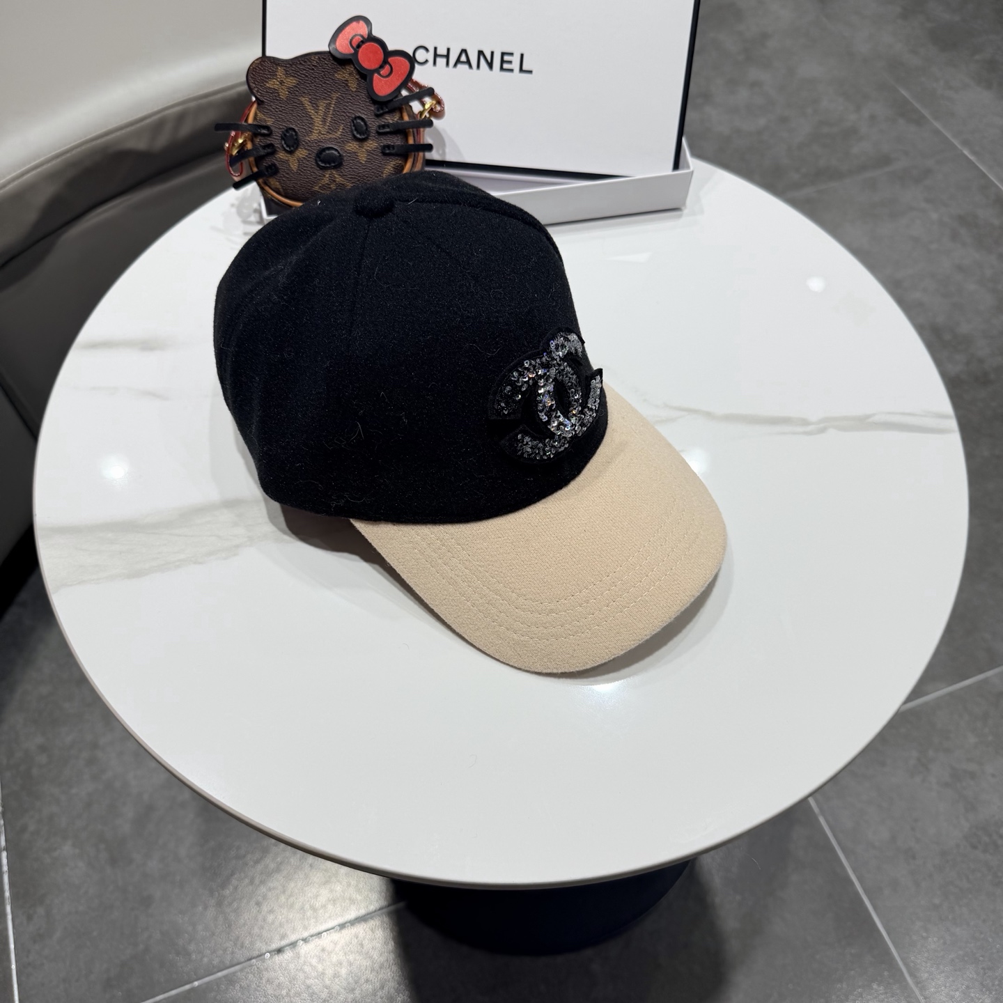 CHANEL香奈儿 拼色新款简约logo棒球帽，新款出货，大牌款超好搭配，赶紧入手！