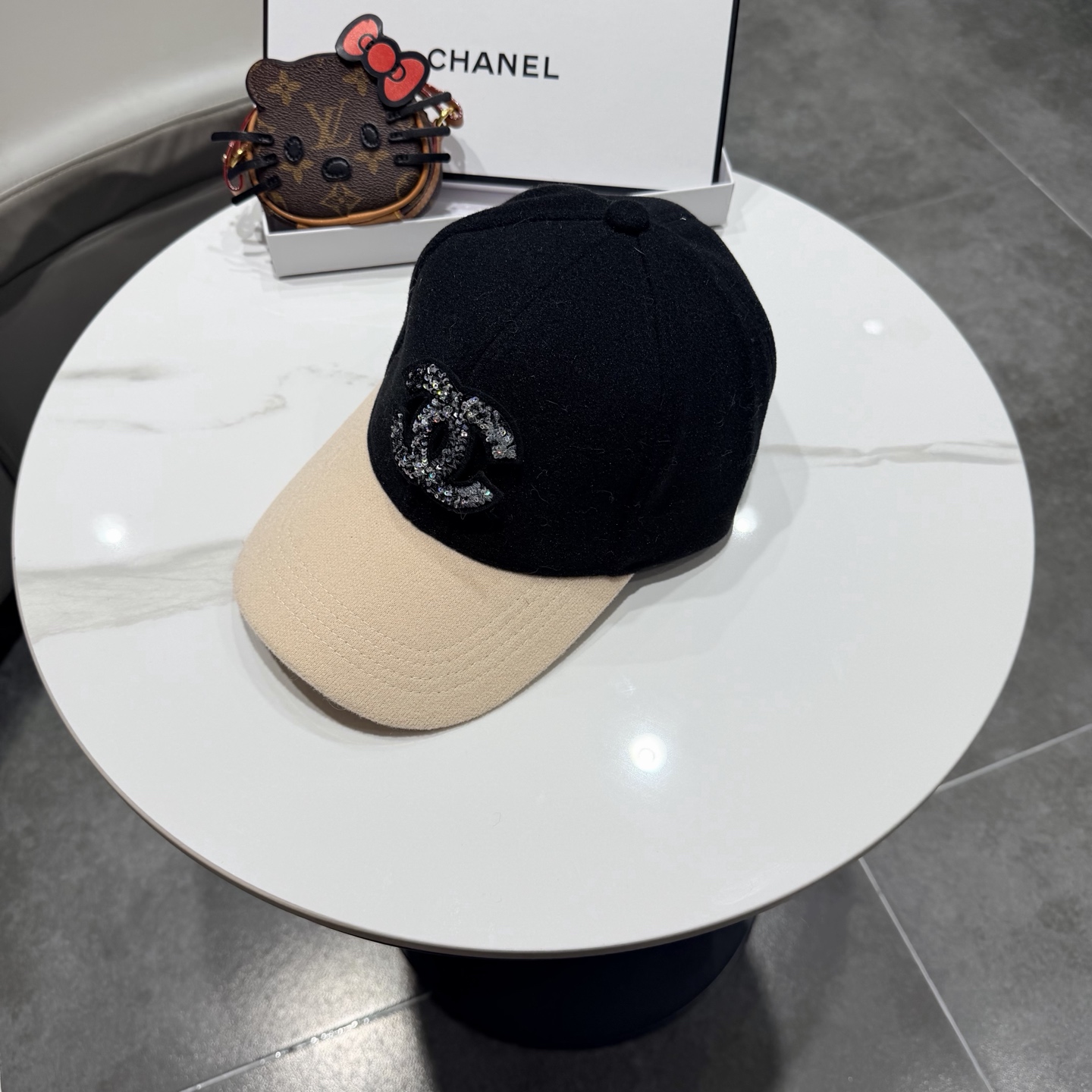CHANEL香奈儿 拼色新款简约logo棒球帽，新款出货，大牌款超好搭配，赶紧入手！