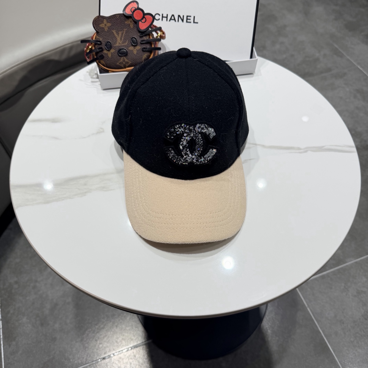 CHANEL香奈儿 拼色新款简约logo棒球帽，新款出货，大牌款超好搭配，赶紧入手！