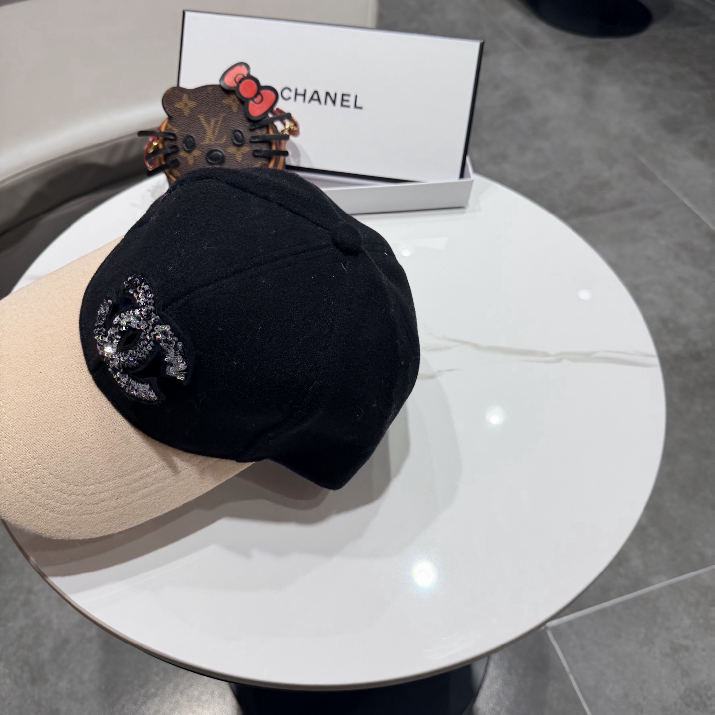 CHANEL香奈儿 拼色新款简约logo棒球帽，新款出货，大牌款超好搭配，赶紧入手！