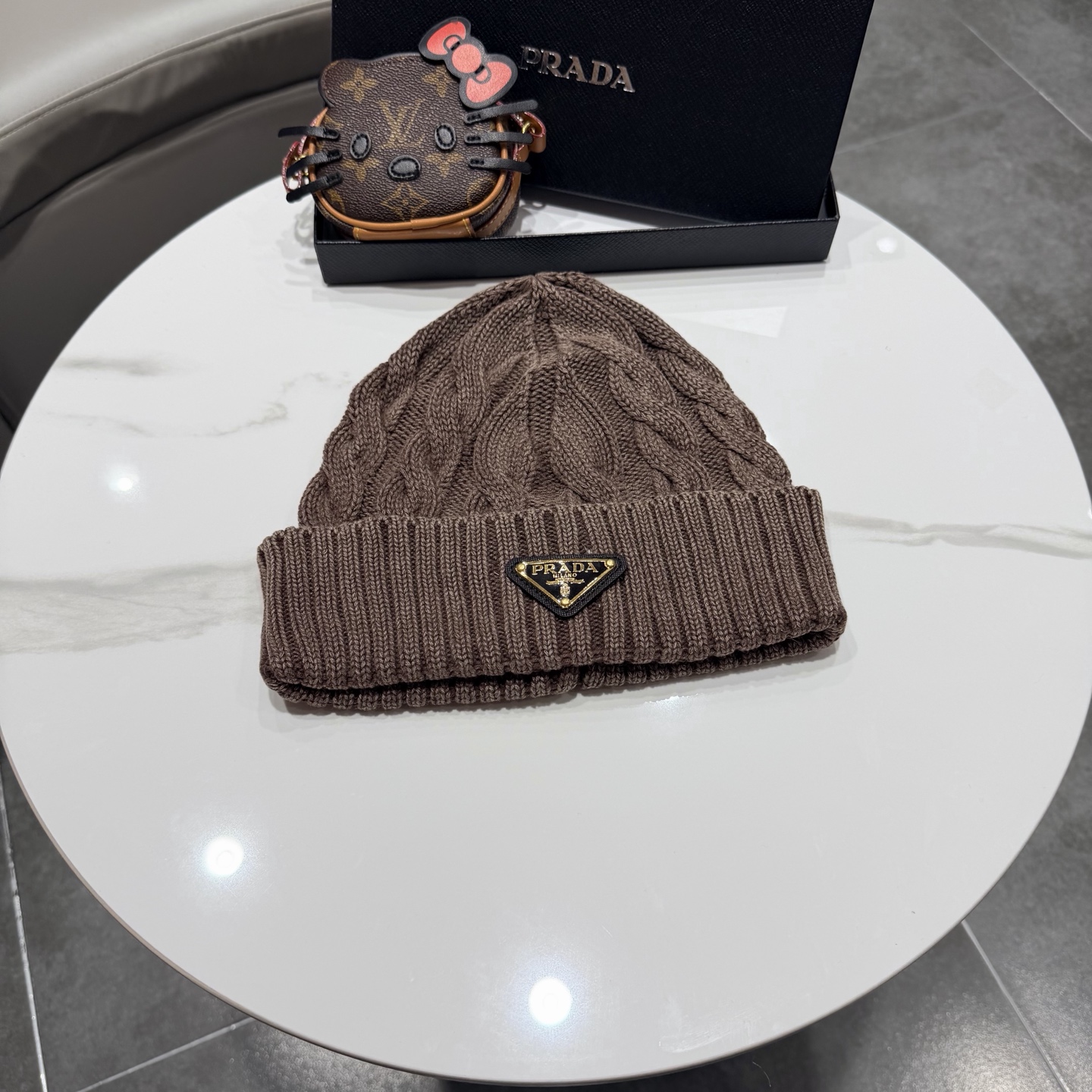 NO:643486,Prada's latest triangle logo knitted hat beanie women's loose cold hat, warm and thickened in autumn and winter new ear protection knitted hat hat fisherman hat baseball cap knitted hat, hat, prada, prada, espadrilles, hats19860909普拉达 Prada 最新三角标 针织帽毛线帽女宽松冷帽,秋冬季保暖加厚 新款护耳针织帽帽子渔夫帽棒球帽针织帽,帽子,prada,prada,espadrilles,hats,hat