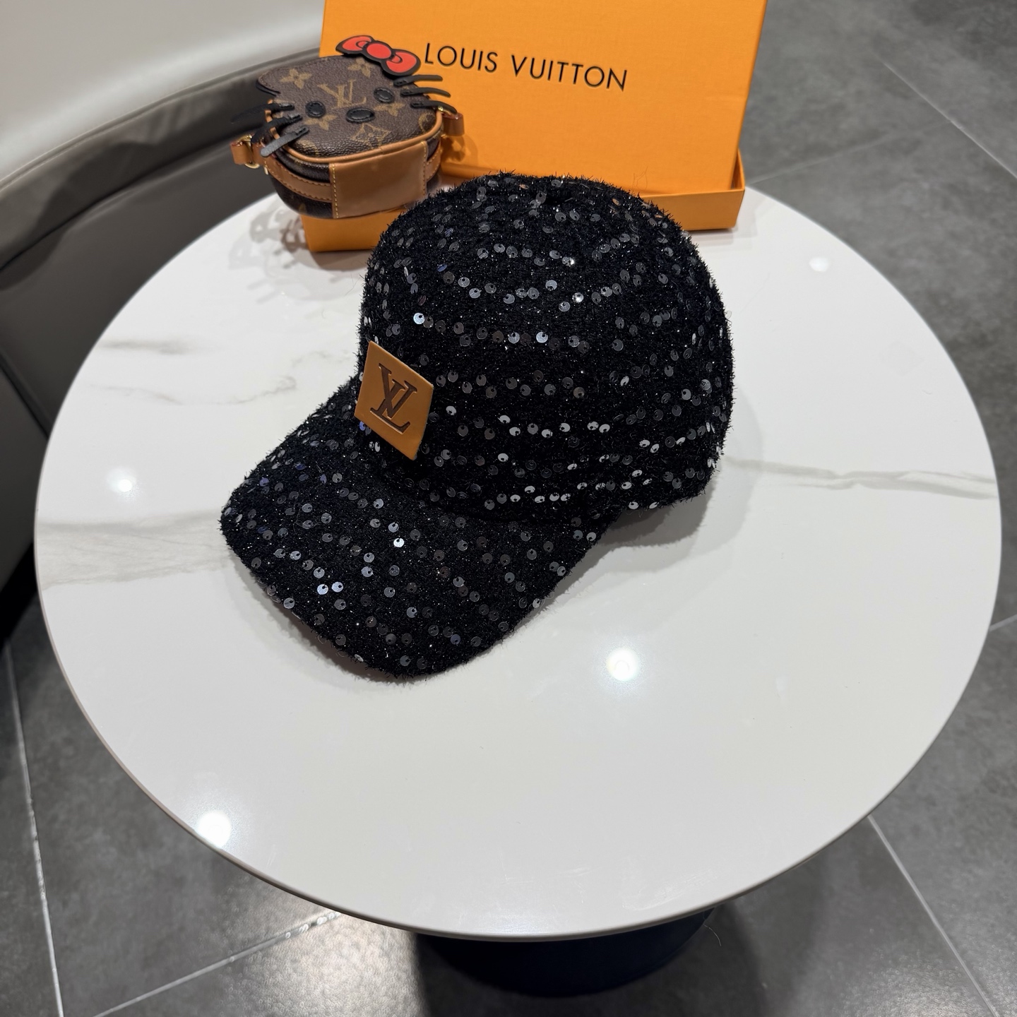 🧢路易威登棒球帽 LouisVuitton😍新款LV棒球帽，重工打造♥️高端大气，百搭款🤗男女通用！