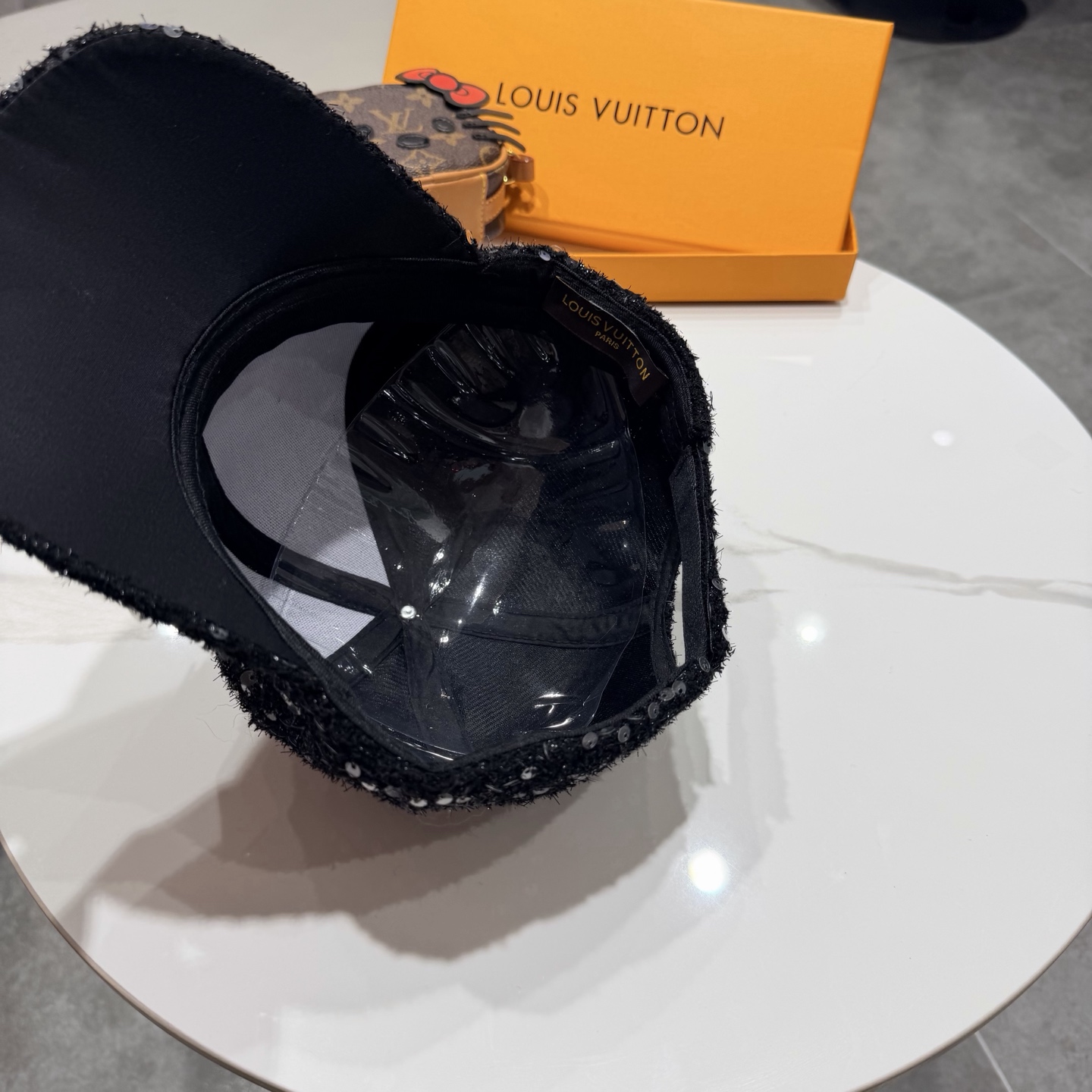 🧢路易威登棒球帽 LouisVuitton😍新款LV棒球帽，重工打造♥️高端大气，百搭款🤗男女通用！
