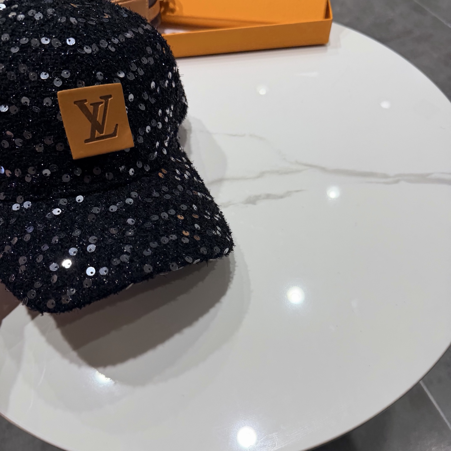 🧢路易威登棒球帽 LouisVuitton😍新款LV棒球帽，重工打造♥️高端大气，百搭款🤗男女通用！