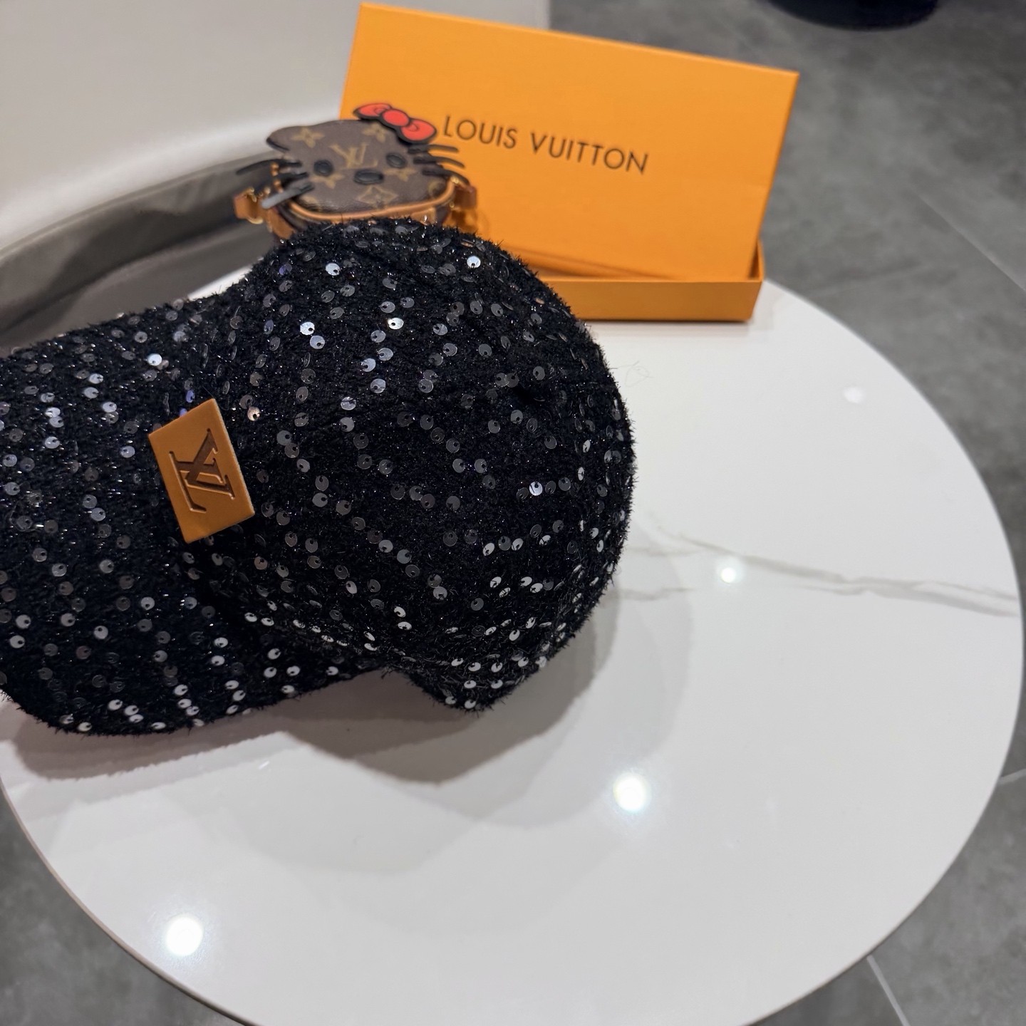🧢路易威登棒球帽 LouisVuitton😍新款LV棒球帽，重工打造♥️高端大气，百搭款🤗男女通用！
