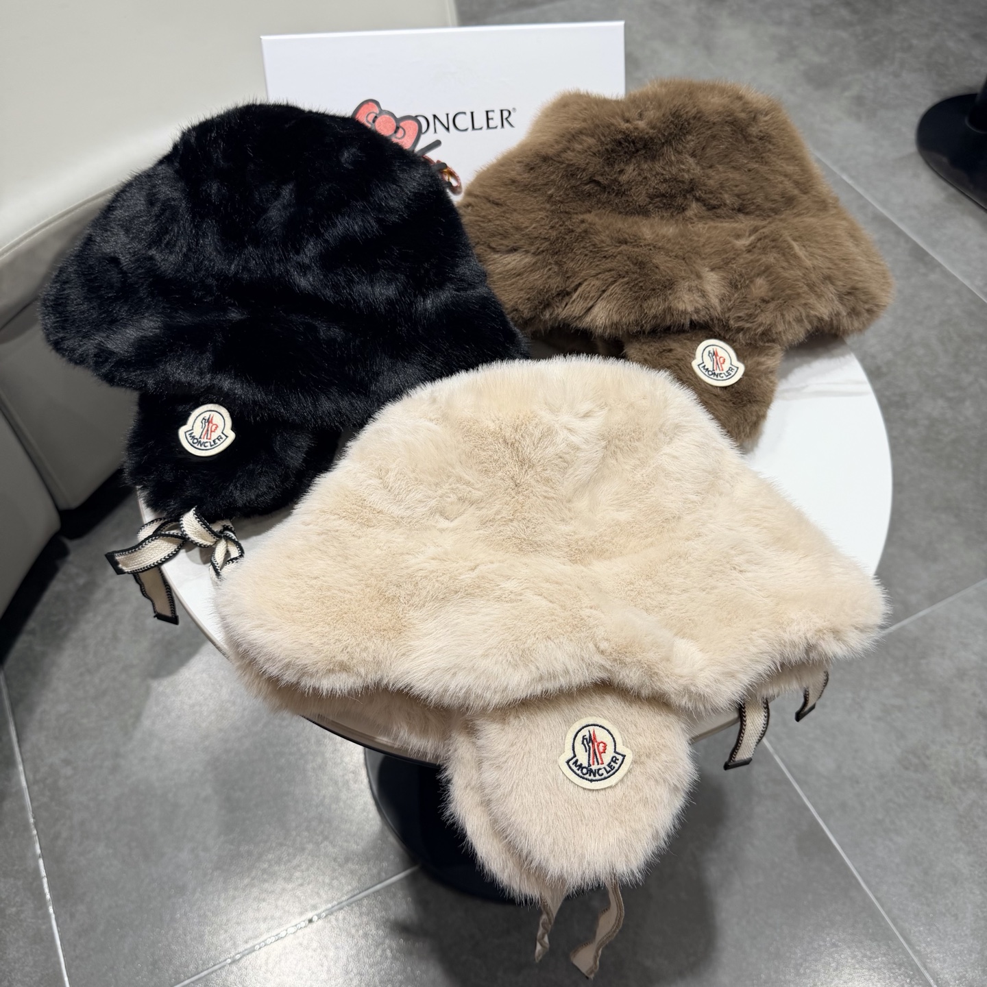 蒙口纯色波浪檐毛绒渔夫帽女冬季防寒保暖百搭大头围显脸小毛茸茸盆帽